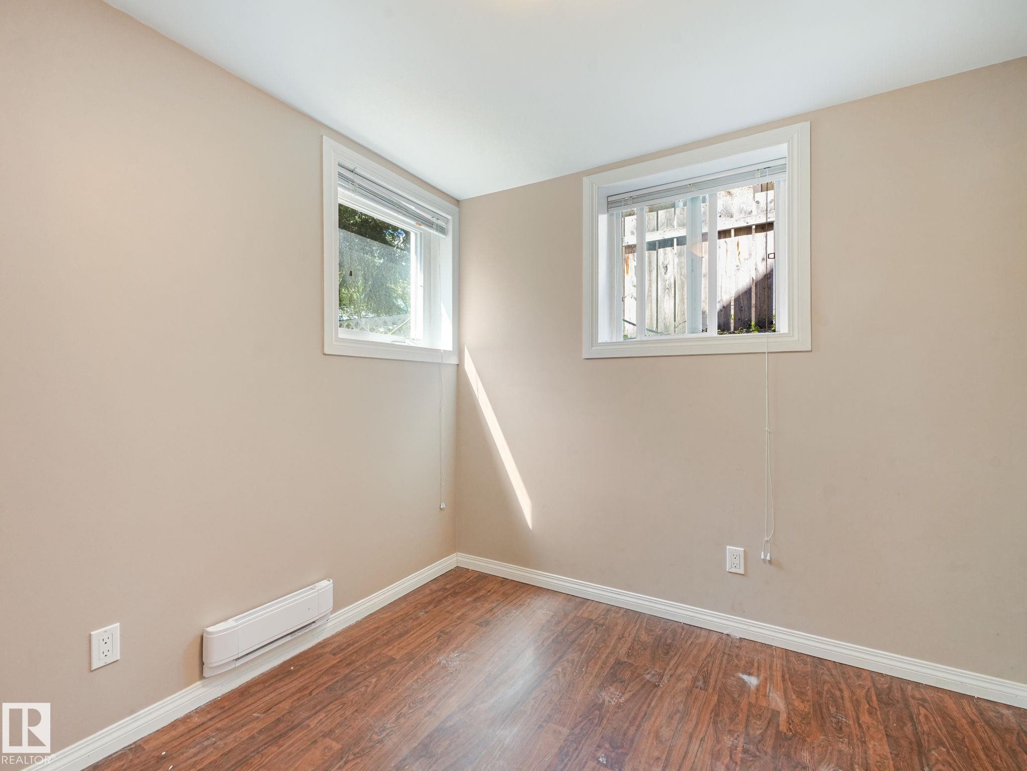 12215 103 Street Nw, Edmonton, AB - Indoor Photo Showing Other Room
