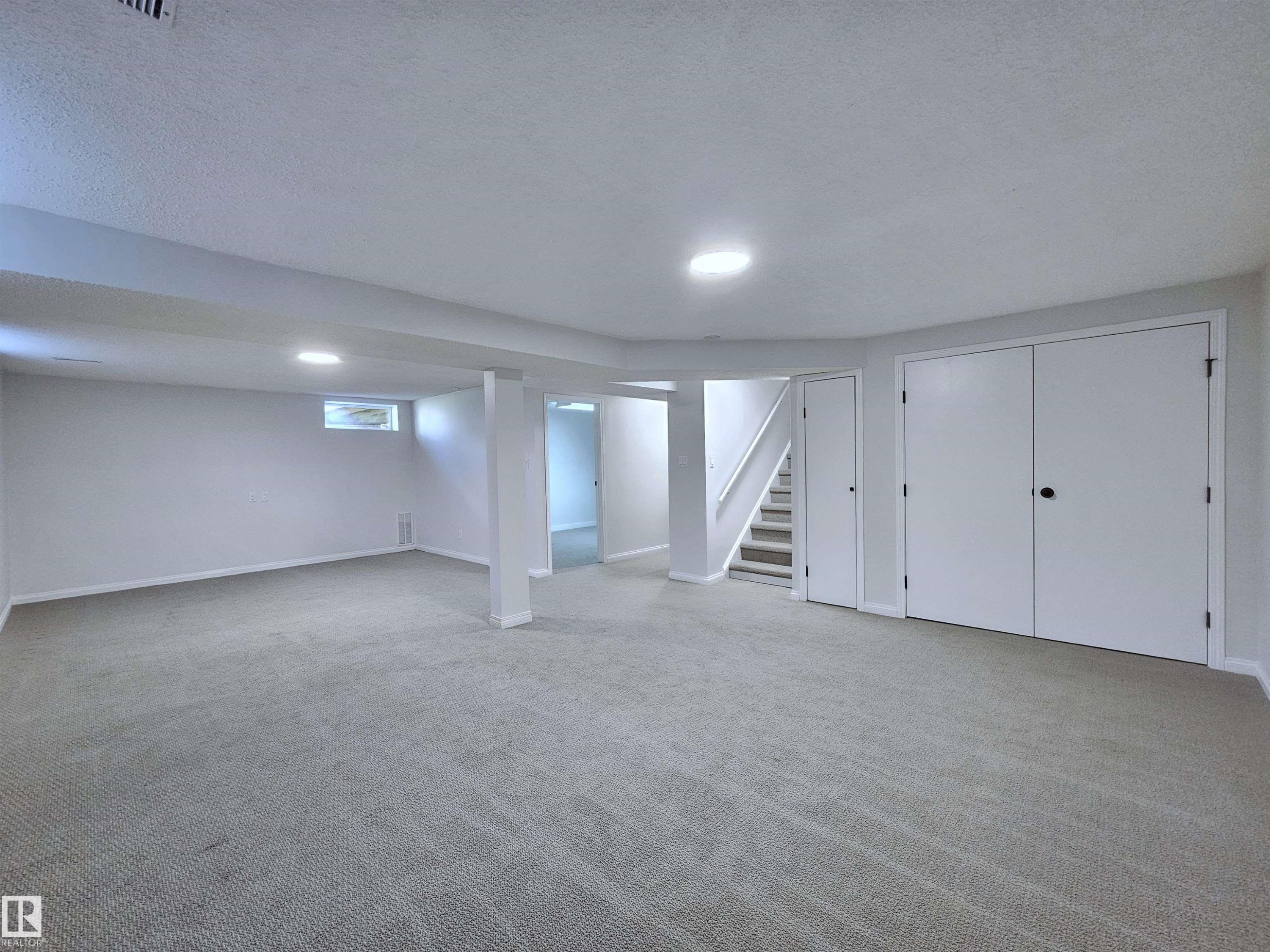 8011 182A Street Nw, Edmonton, AB - Indoor