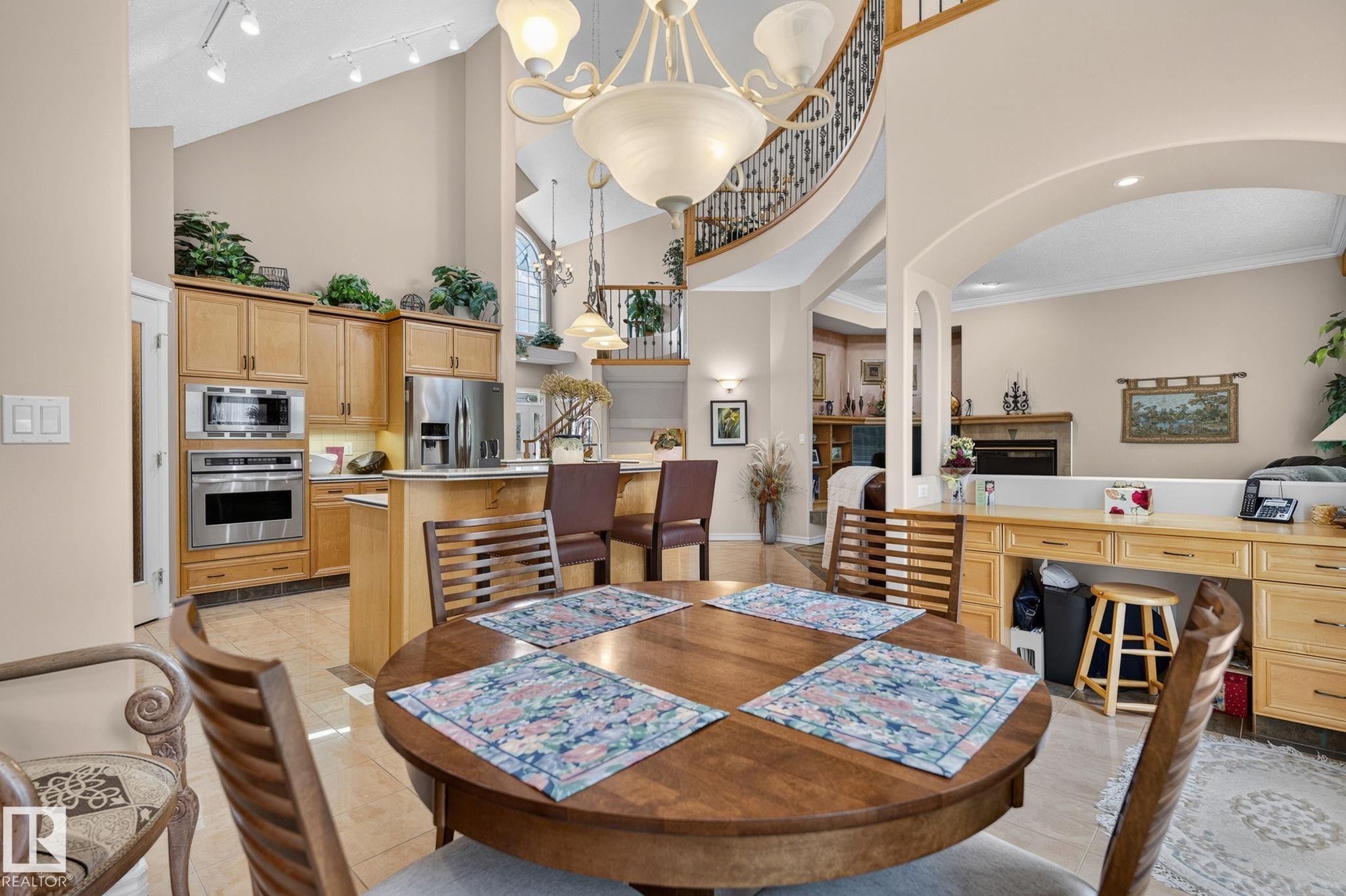 6 Prestige Point Nw, Edmonton, AB