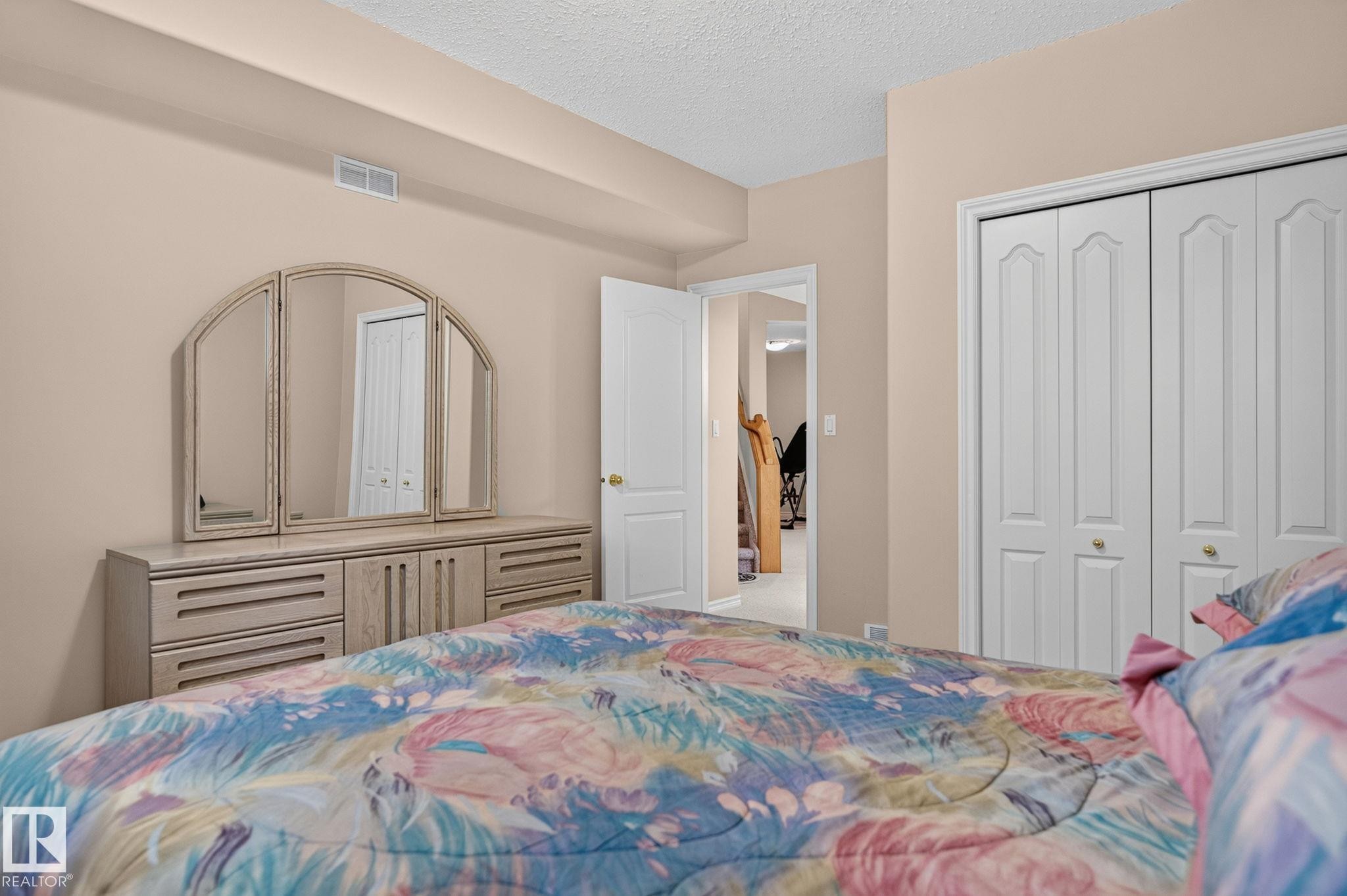 6 Prestige Point Nw, Edmonton, AB