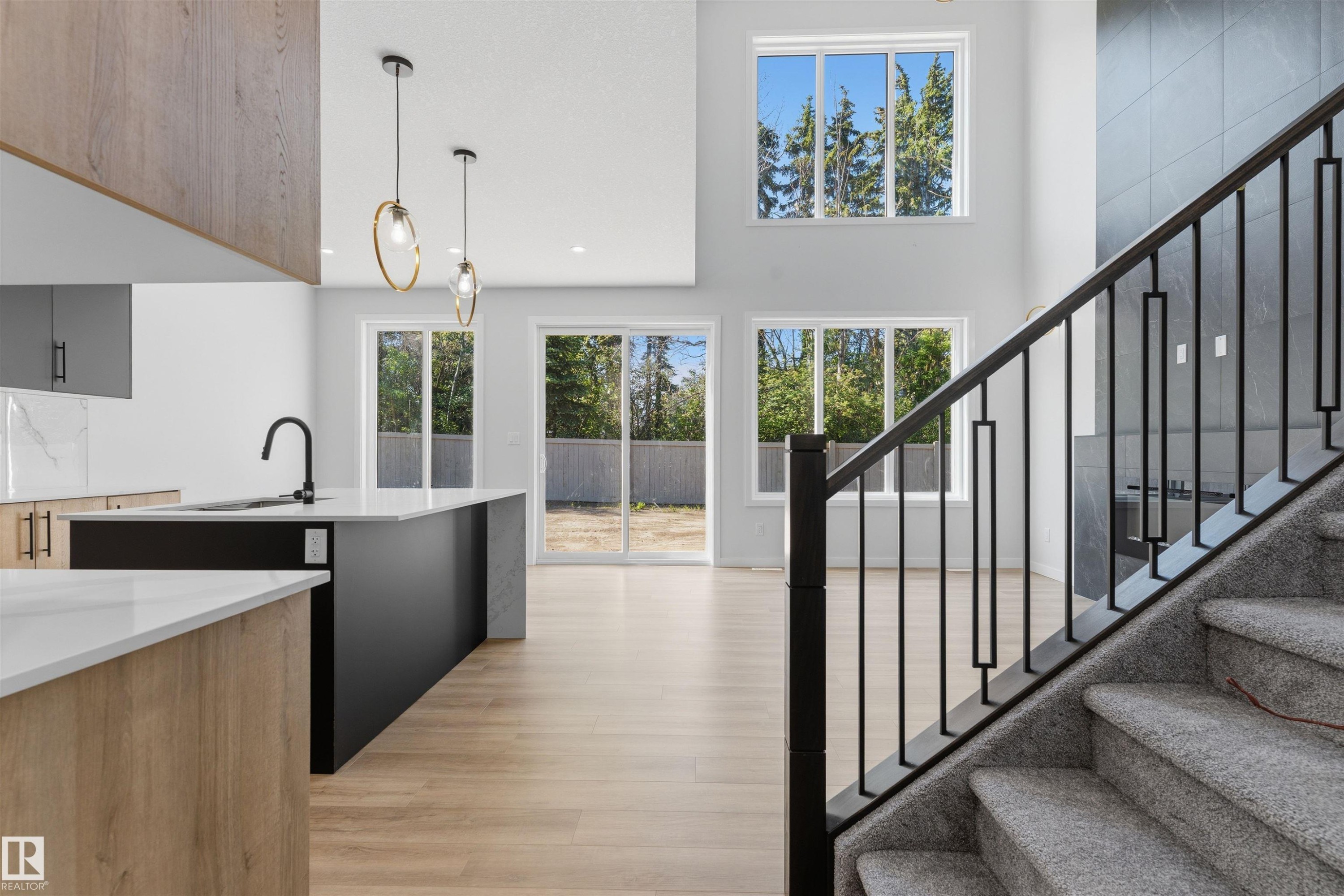 1721 Crossbill Loop, Edmonton, AB