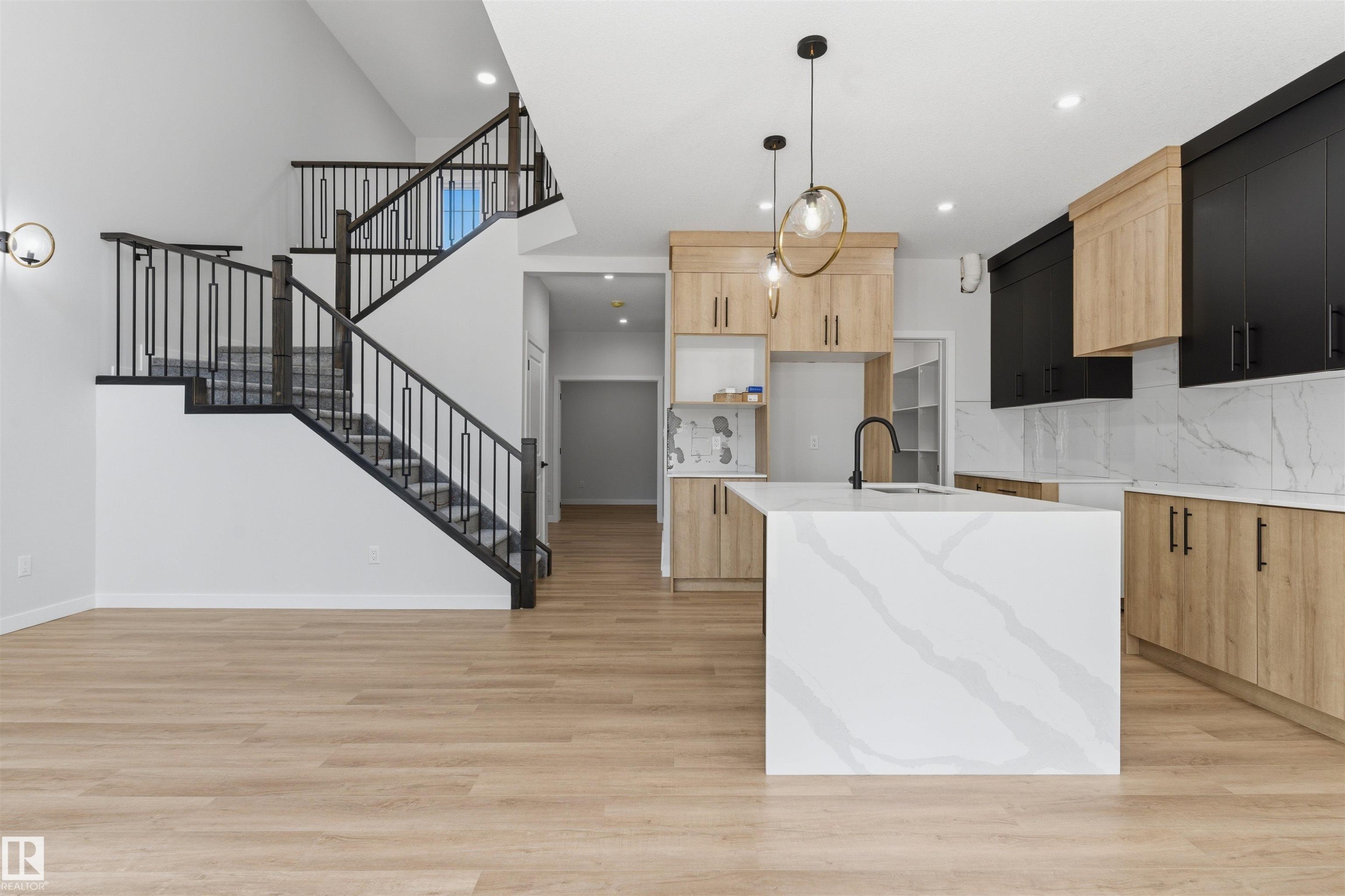 1721 Crossbill Loop, Edmonton, AB