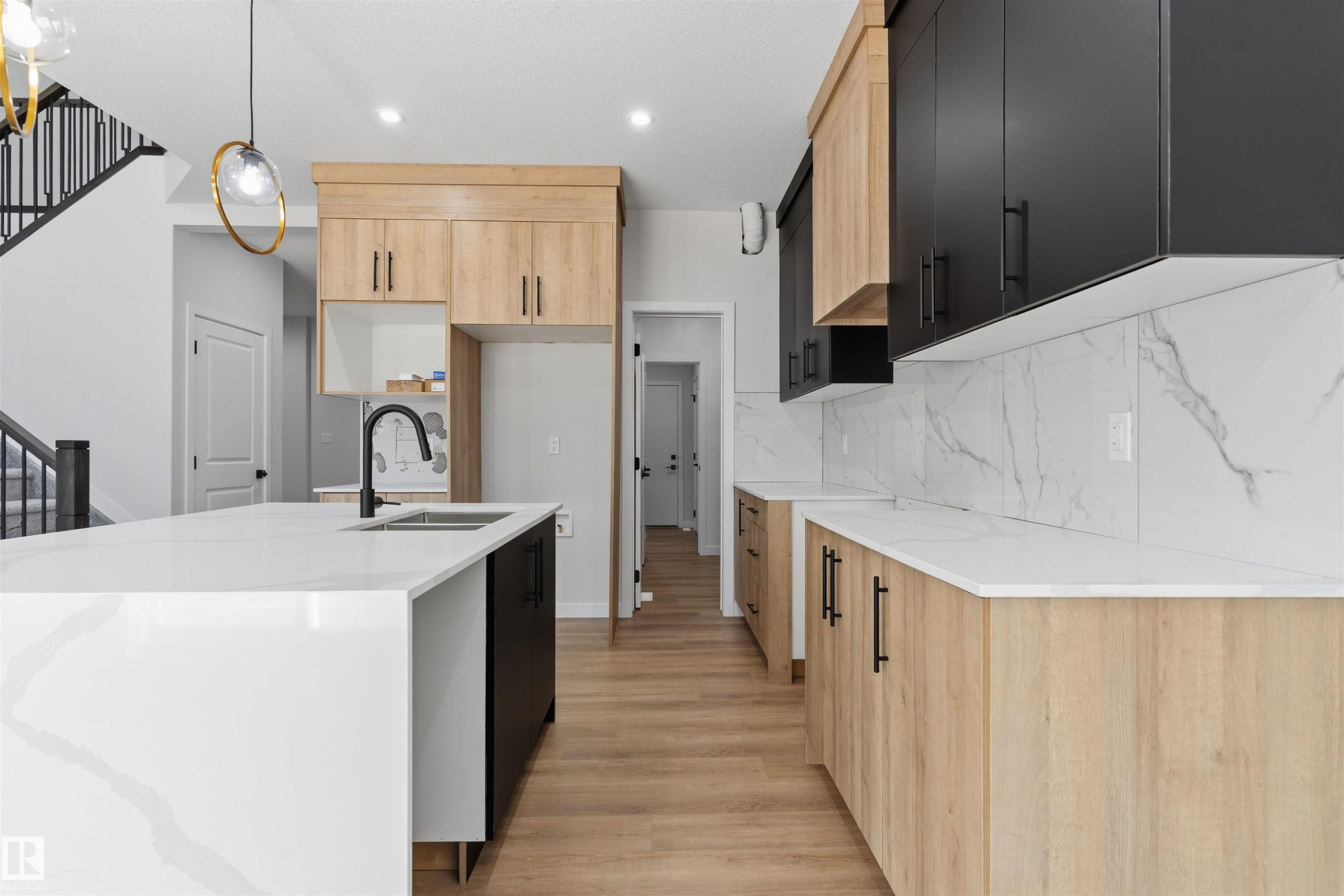 1721 Crossbill Loop, Edmonton, AB