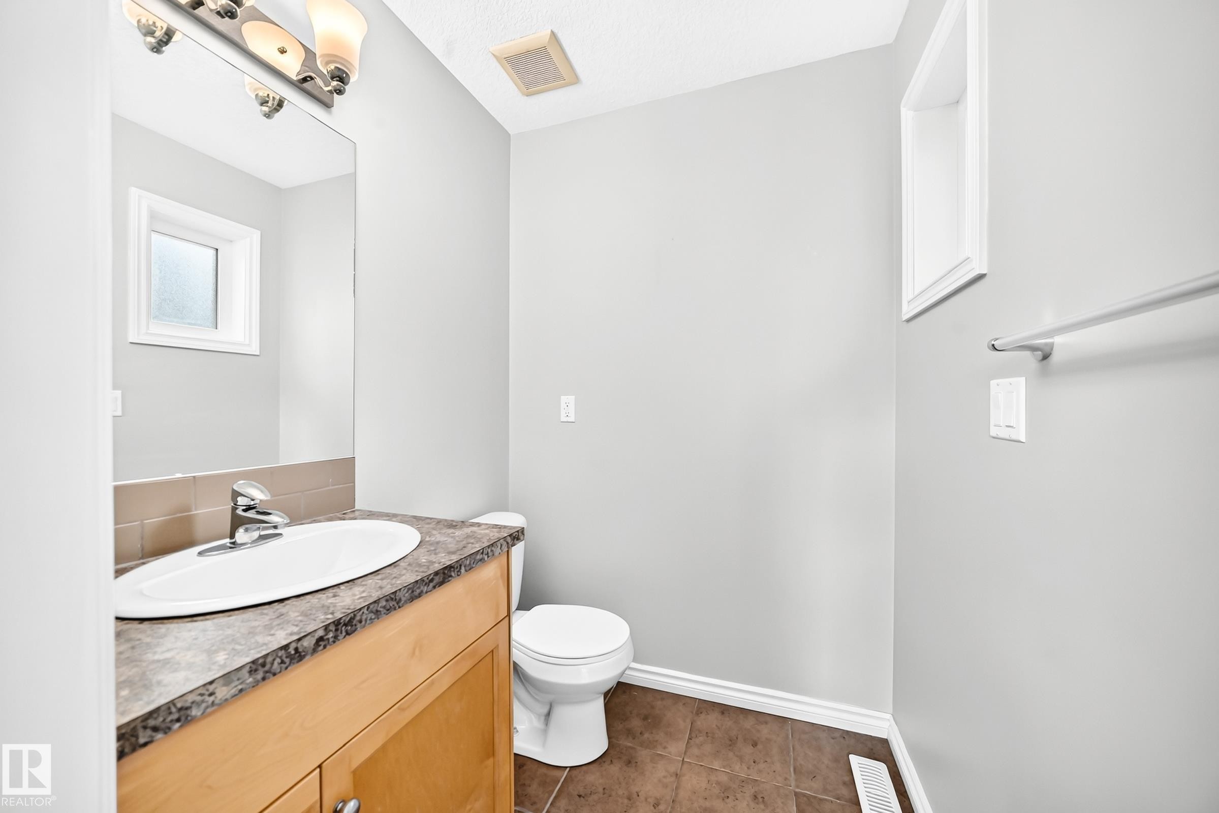 12124 122 Street, Edmonton, AB