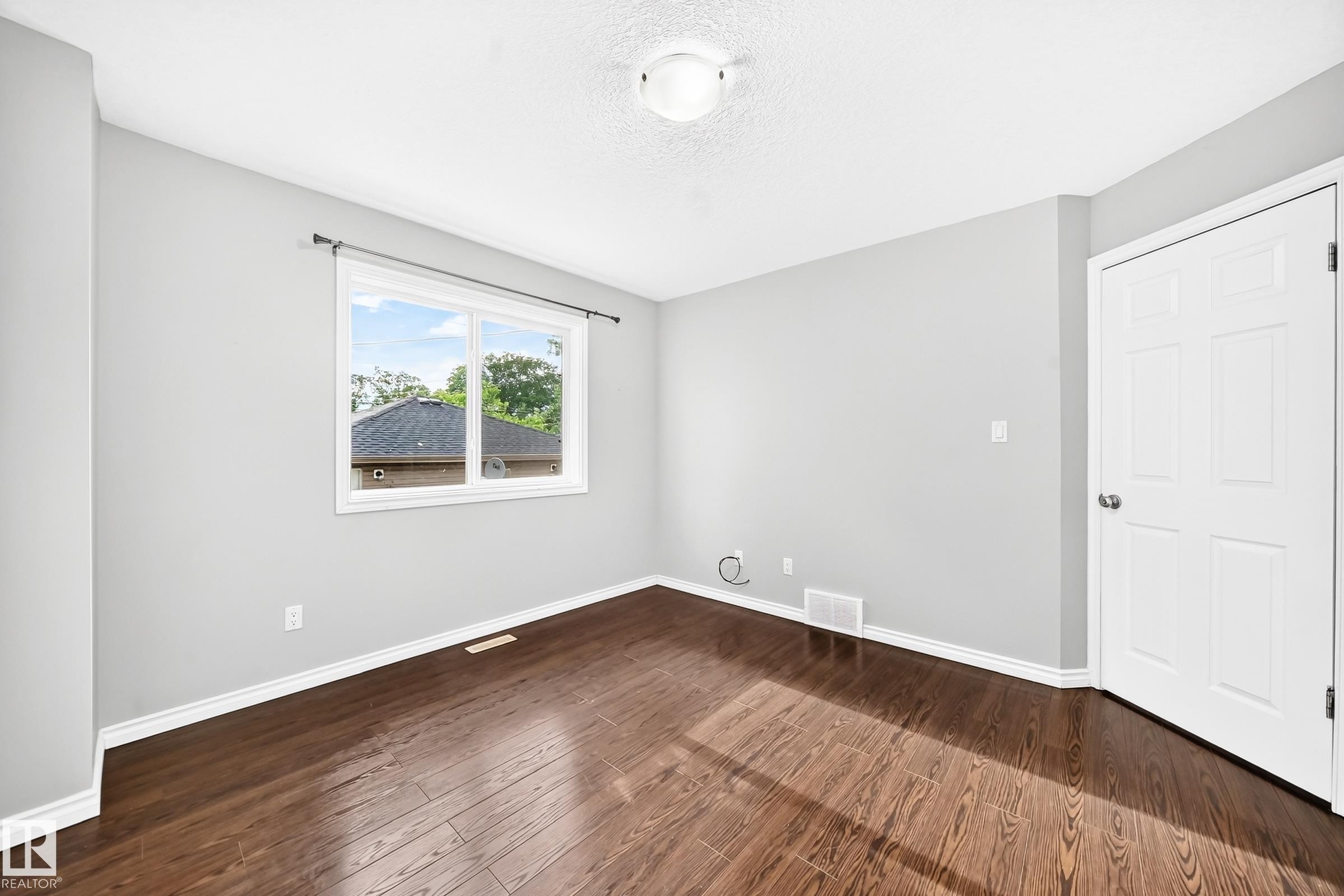 12124 122 Street, Edmonton, AB
