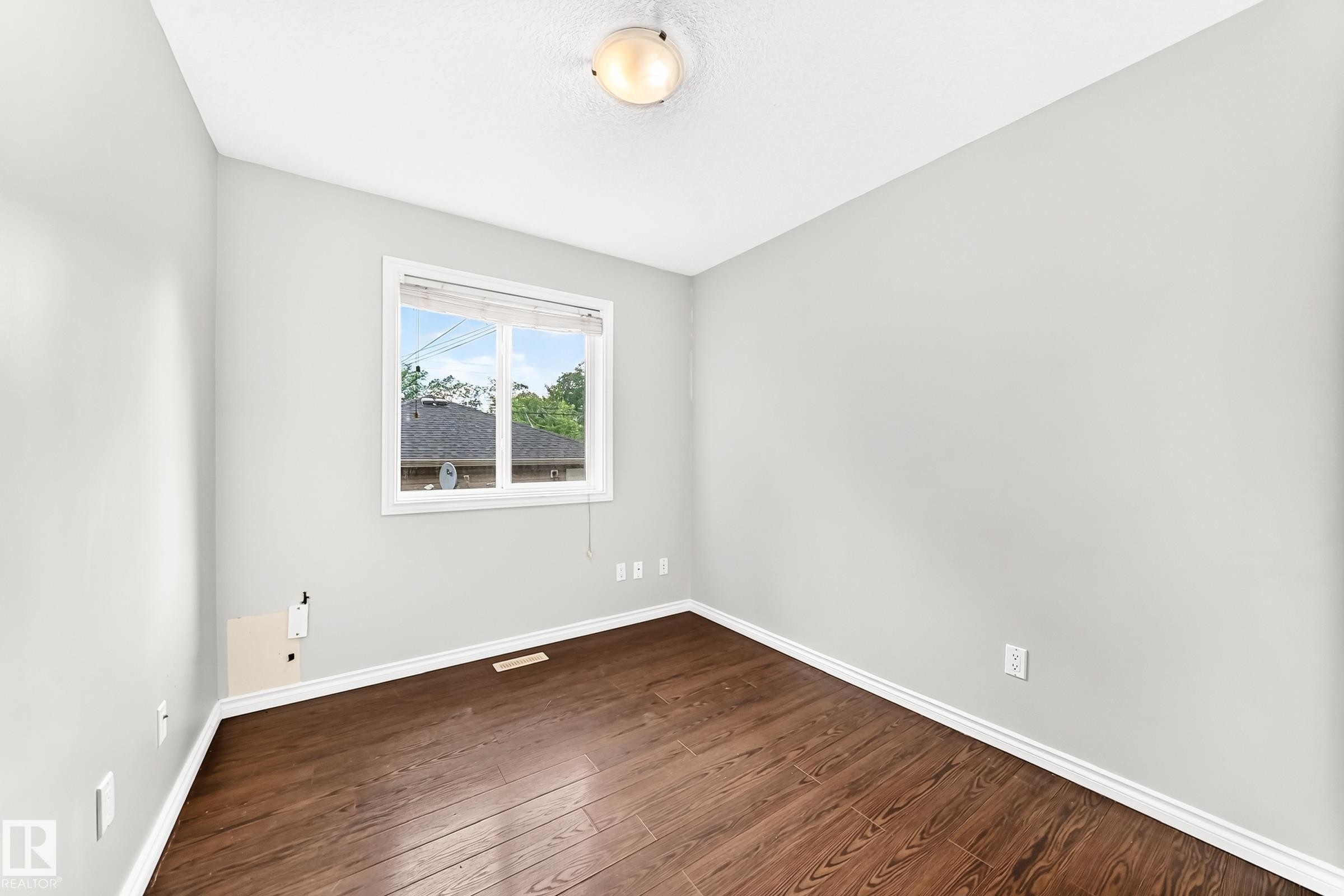 12124 122 Street, Edmonton, AB