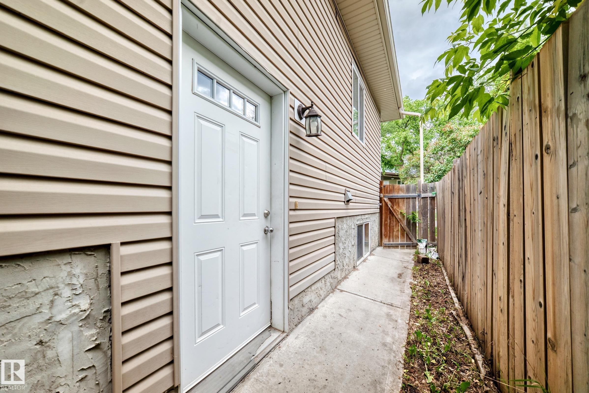 12124 122 Street, Edmonton, AB