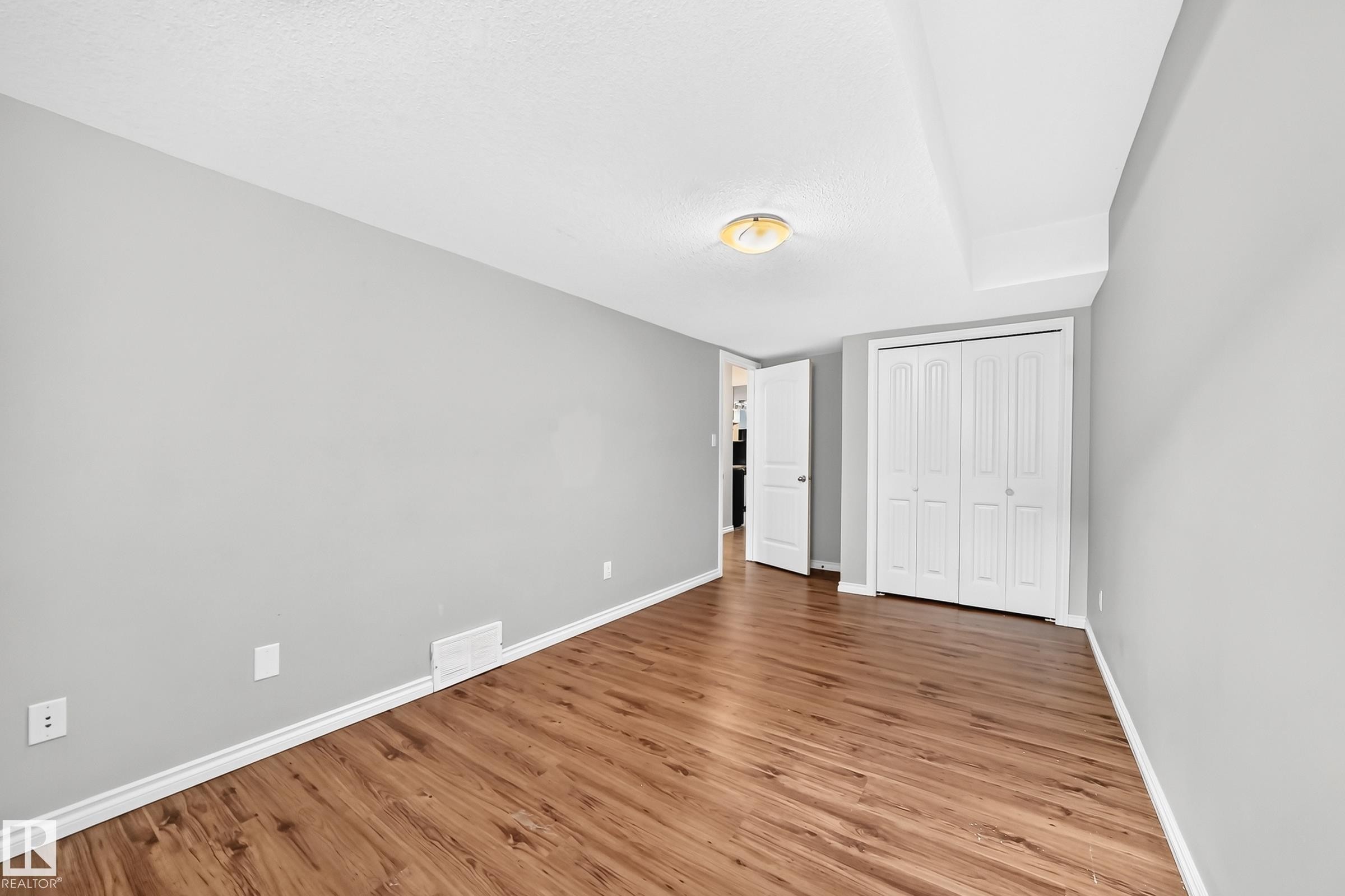 12124 122 Street, Edmonton, AB