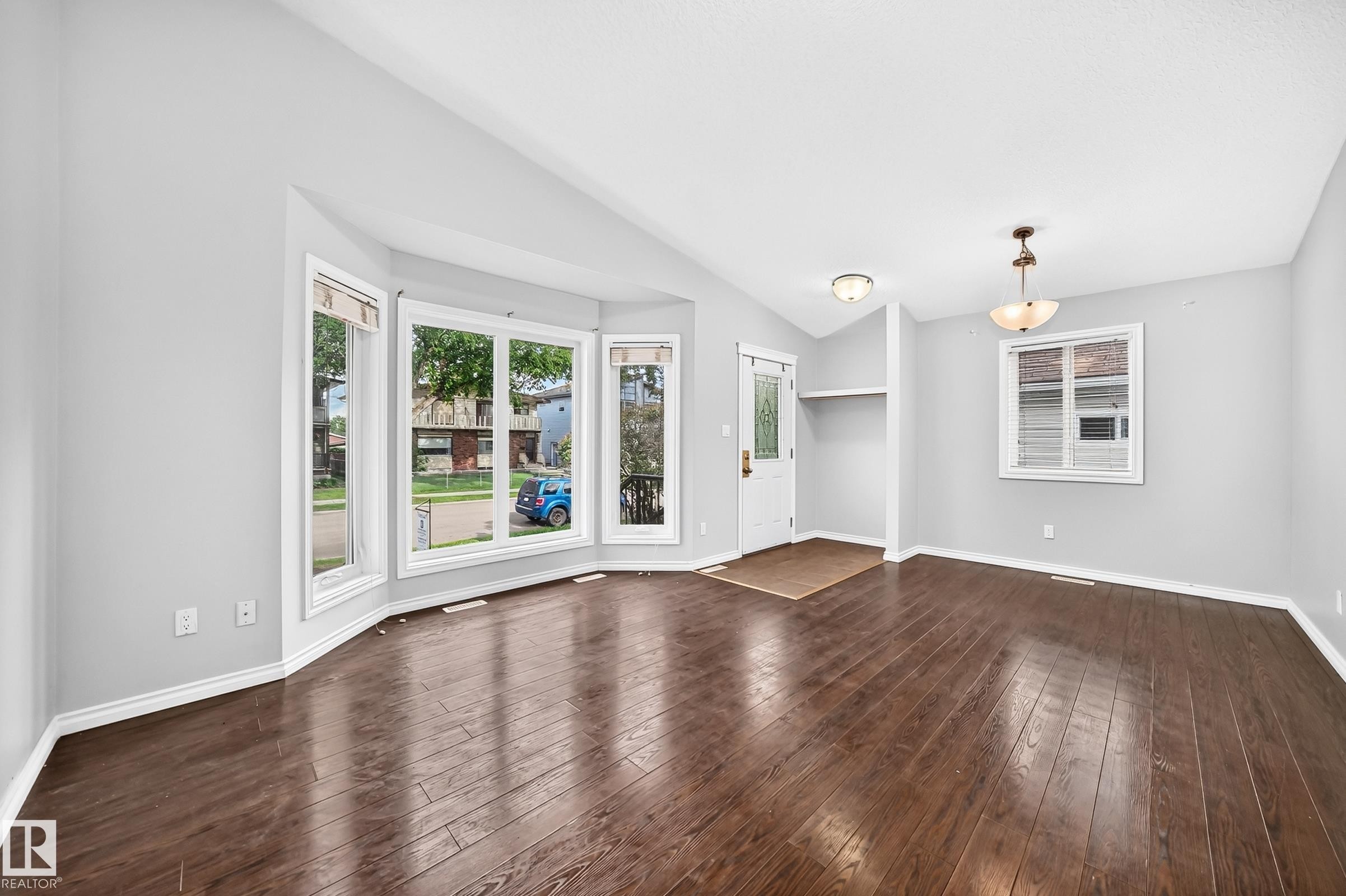 12124 122 Street, Edmonton, AB