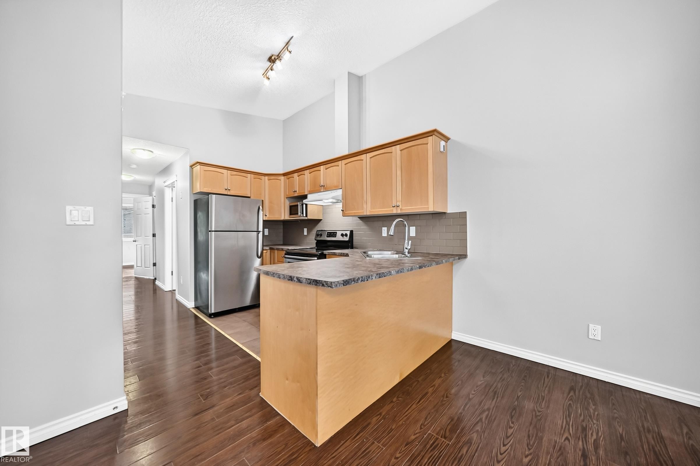 12124 122 Street, Edmonton, AB