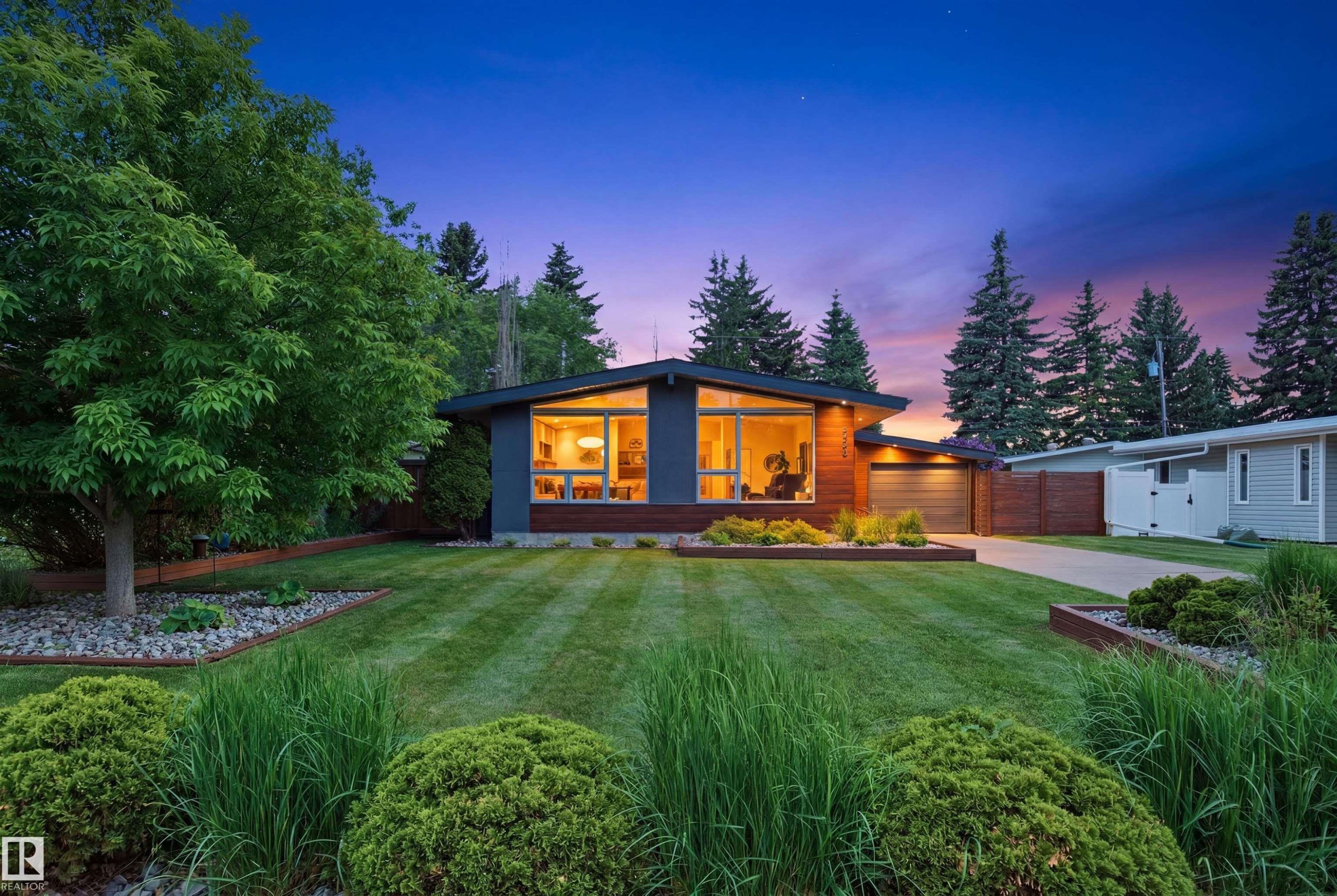 6905 102A Avenue, Edmonton, AB