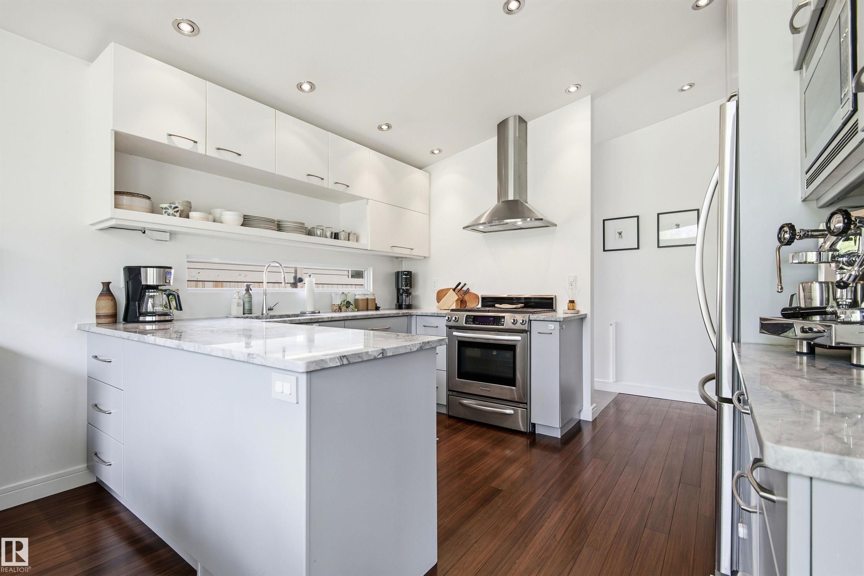 6905 102A Avenue, Edmonton, AB