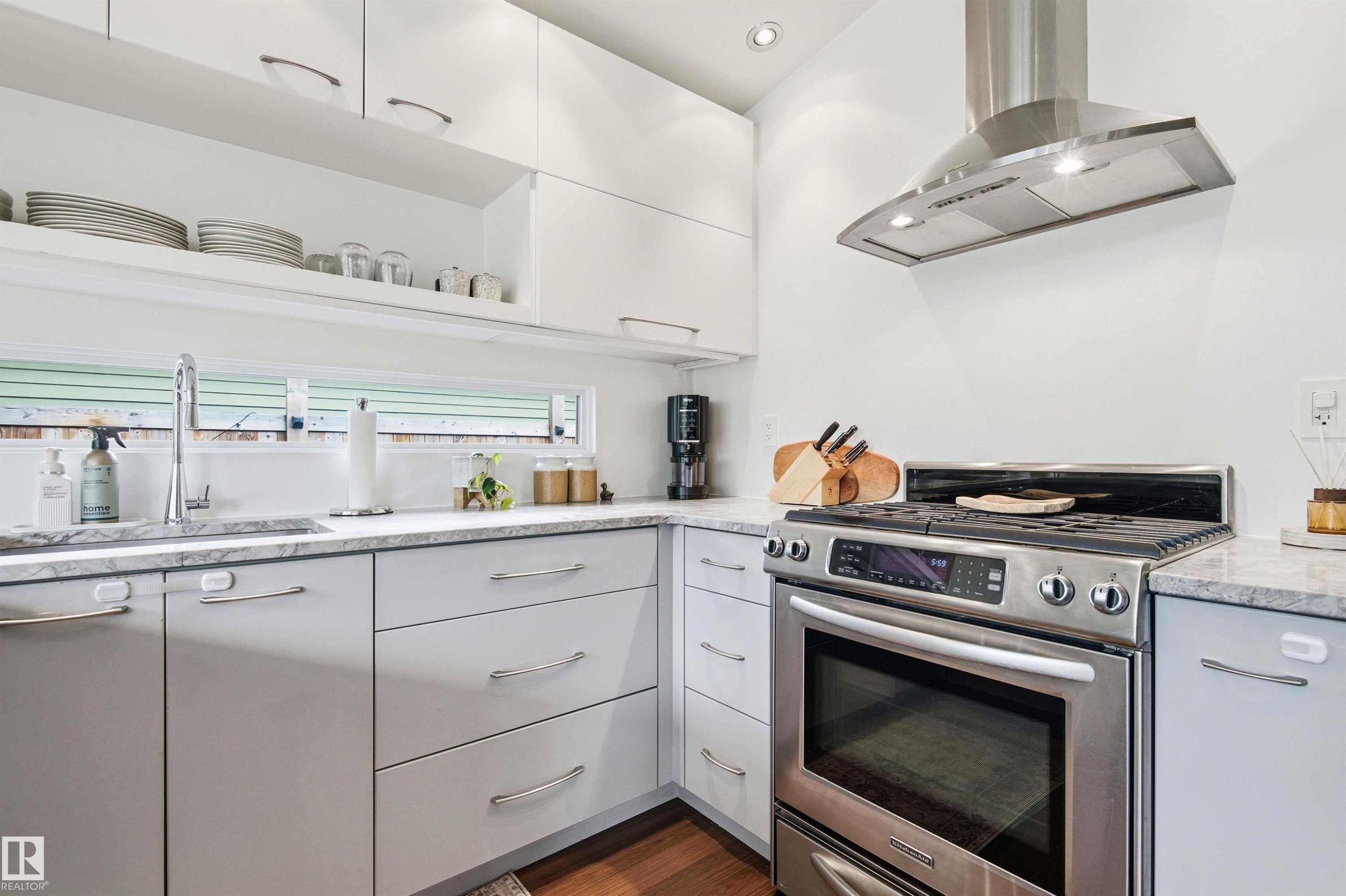 6905 102A Avenue, Edmonton, AB