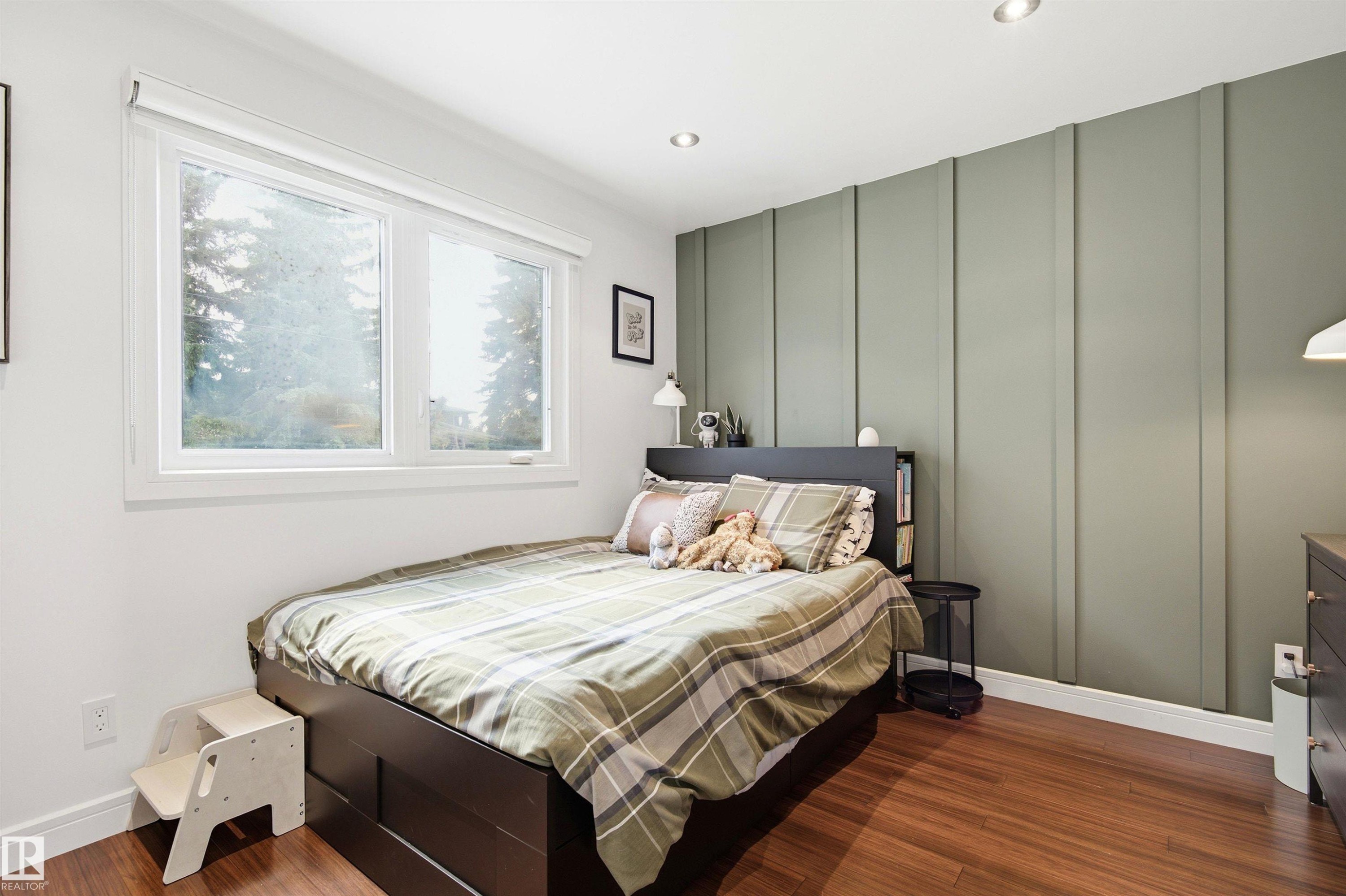 6905 102A Avenue, Edmonton, AB