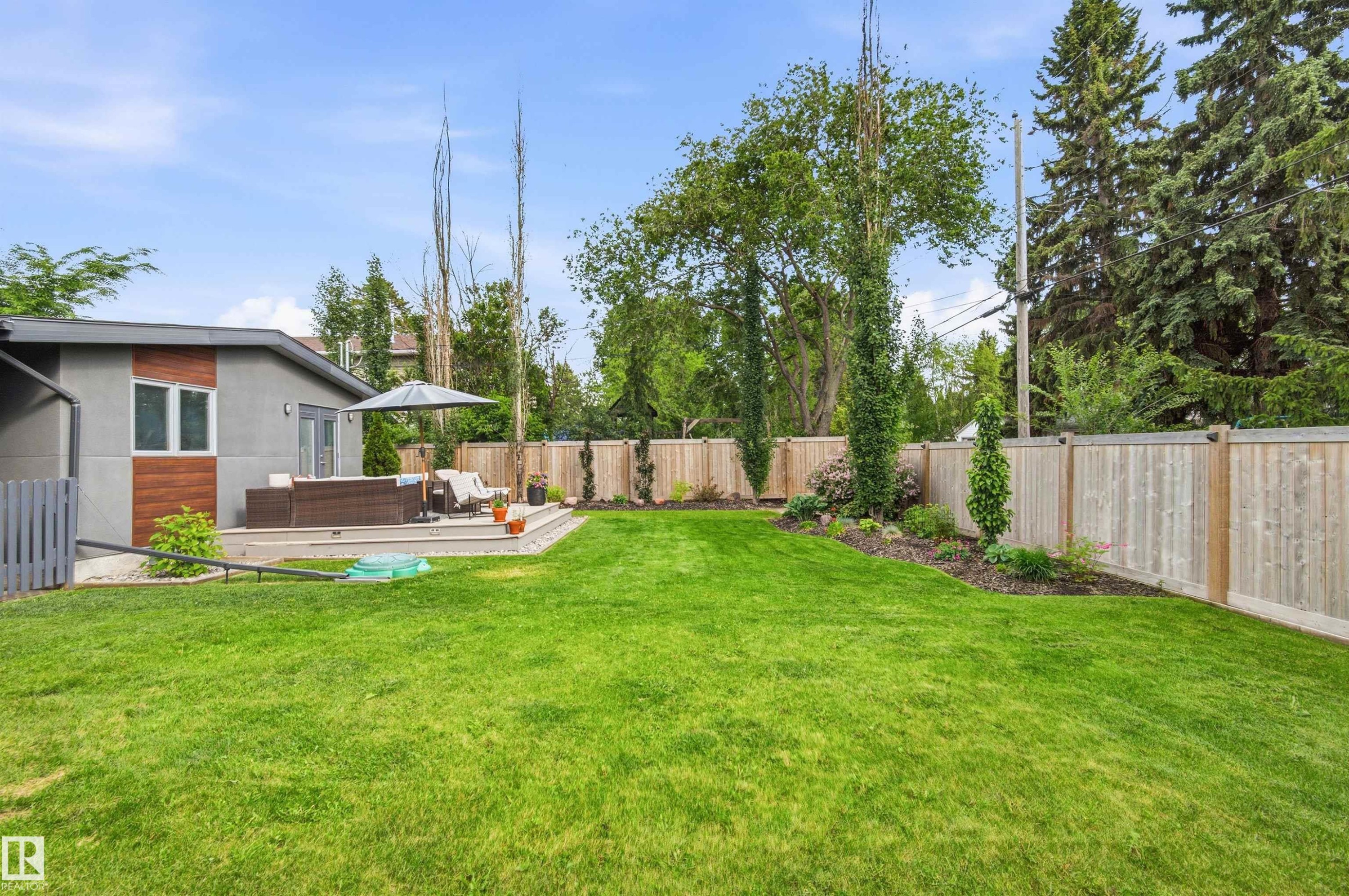 6905 102A Avenue, Edmonton, AB