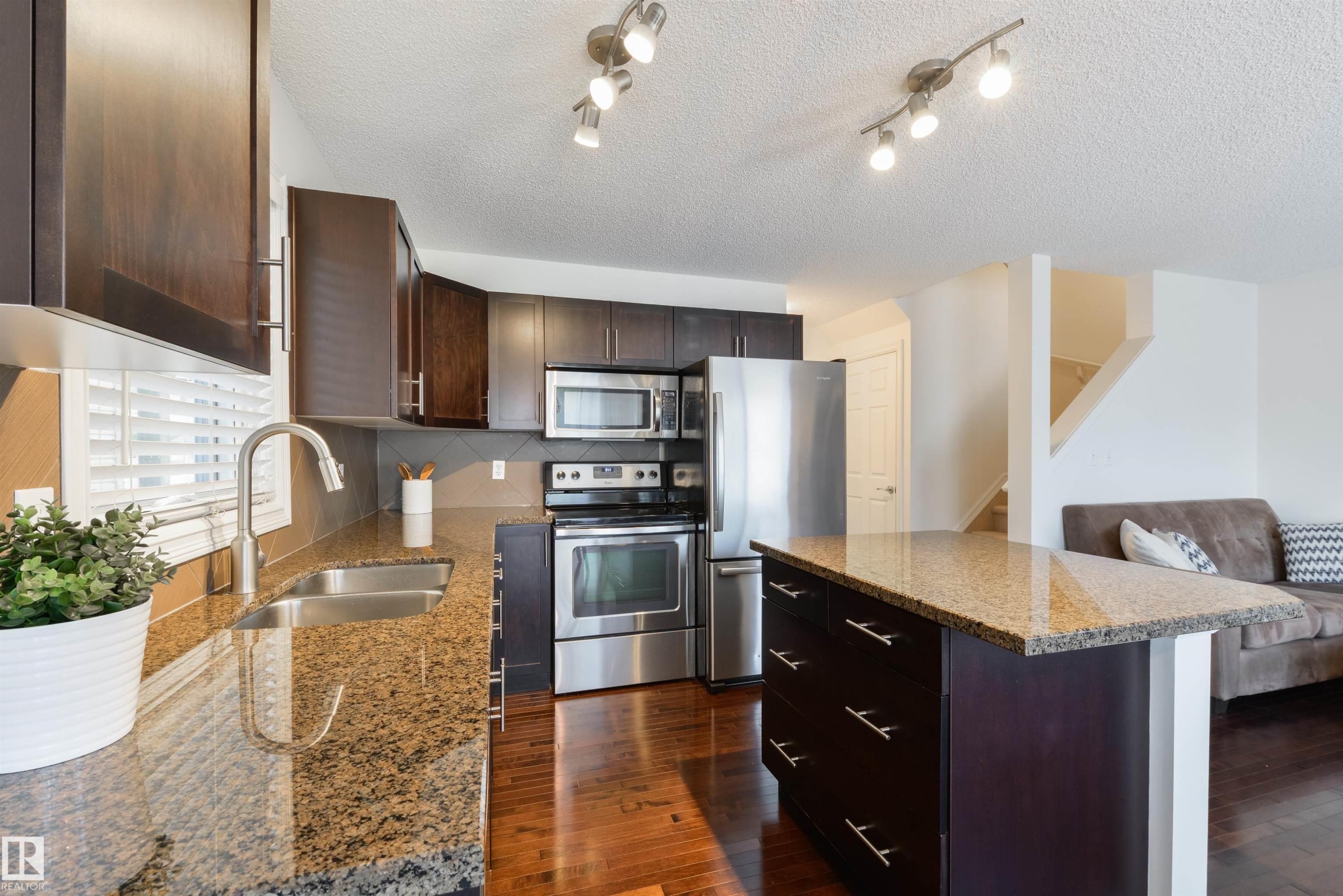 2340 Casselman Crescent, Edmonton, AB