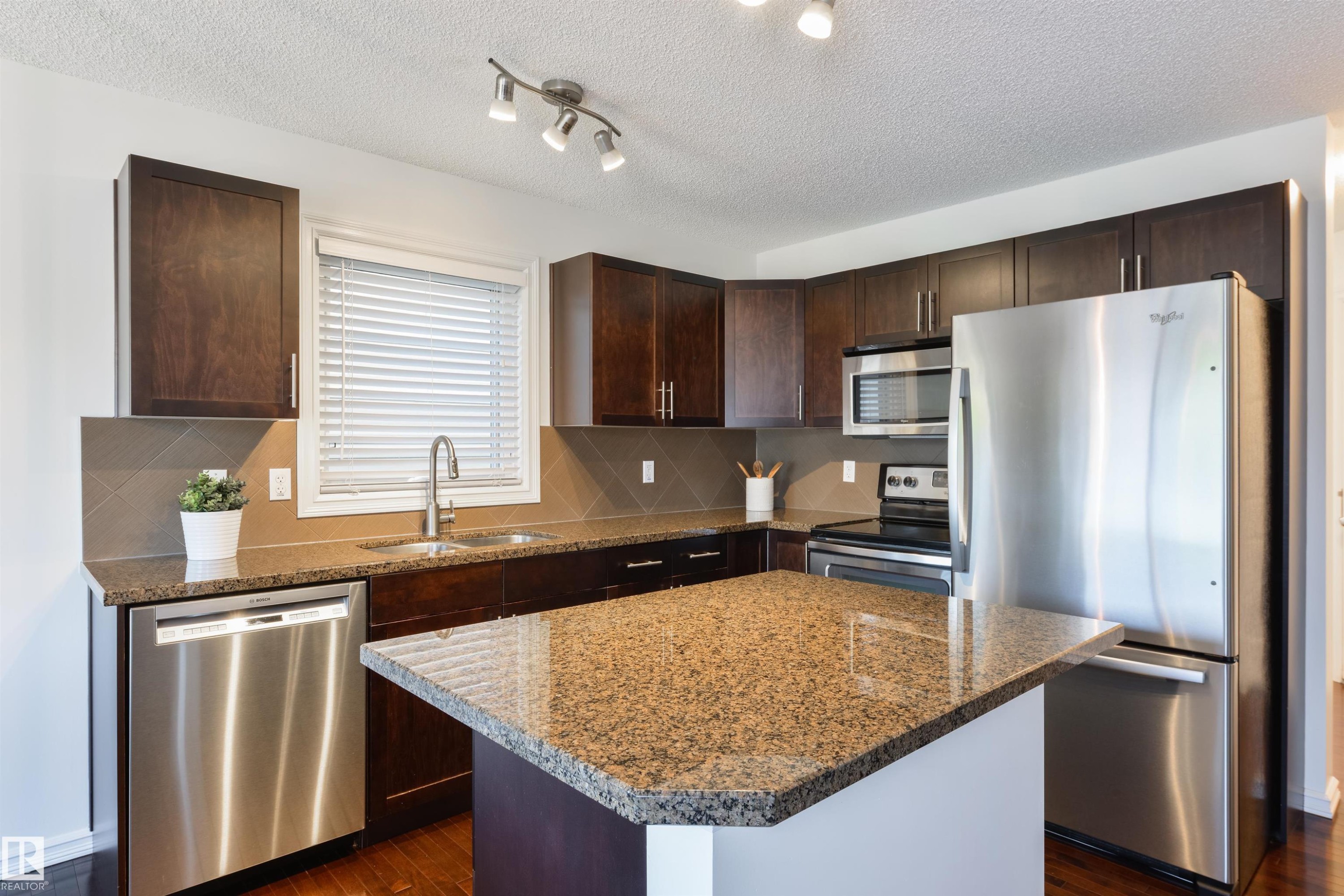 2340 Casselman Crescent, Edmonton, AB