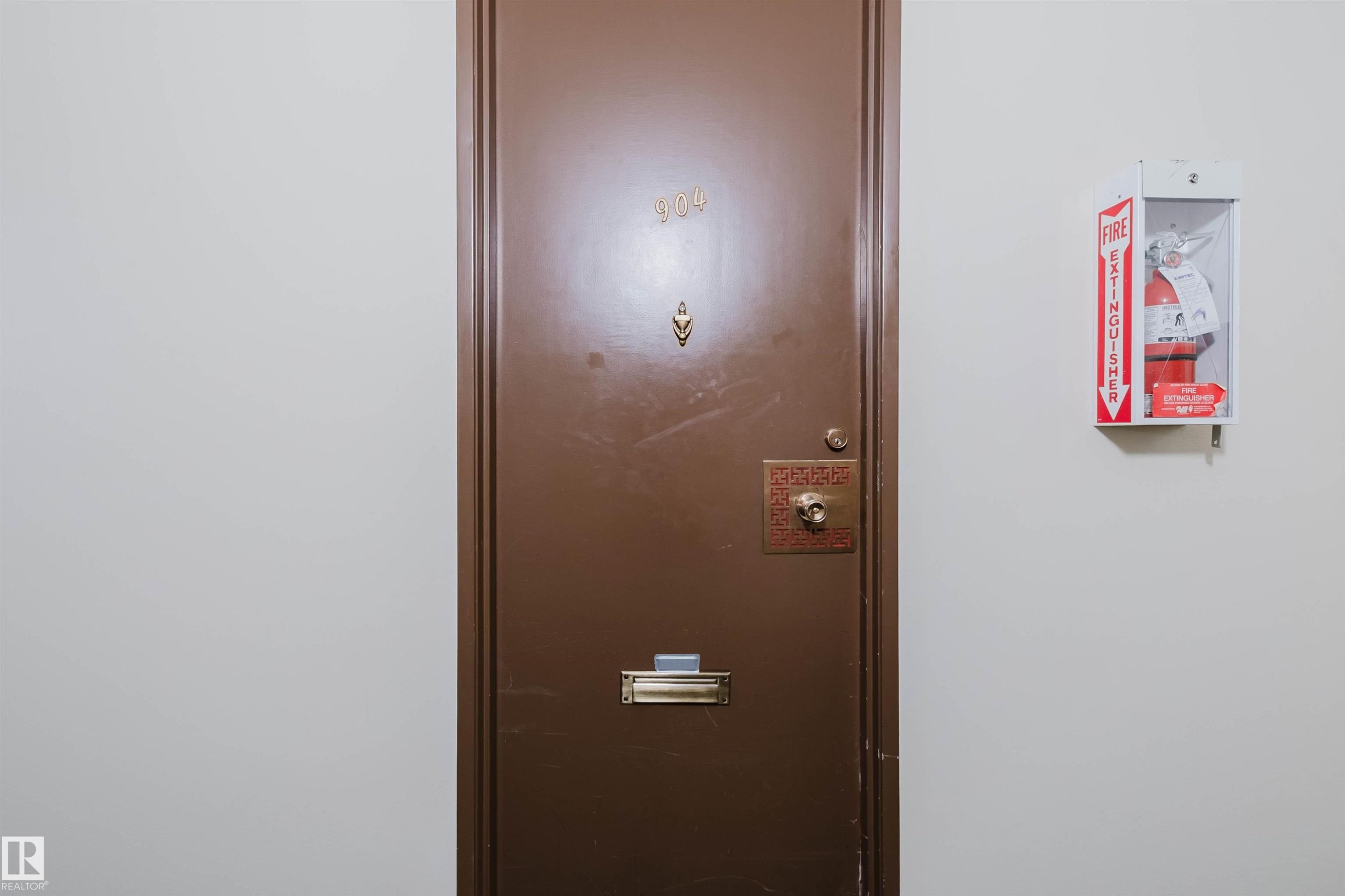 Image quality insufficient for description - 904 10883 Saskatchewan Drive, Edmonton, AB