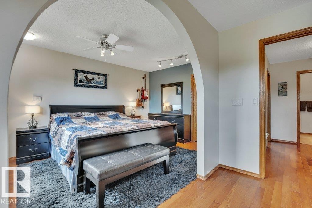 17927 92A Street Nw, Edmonton, AB