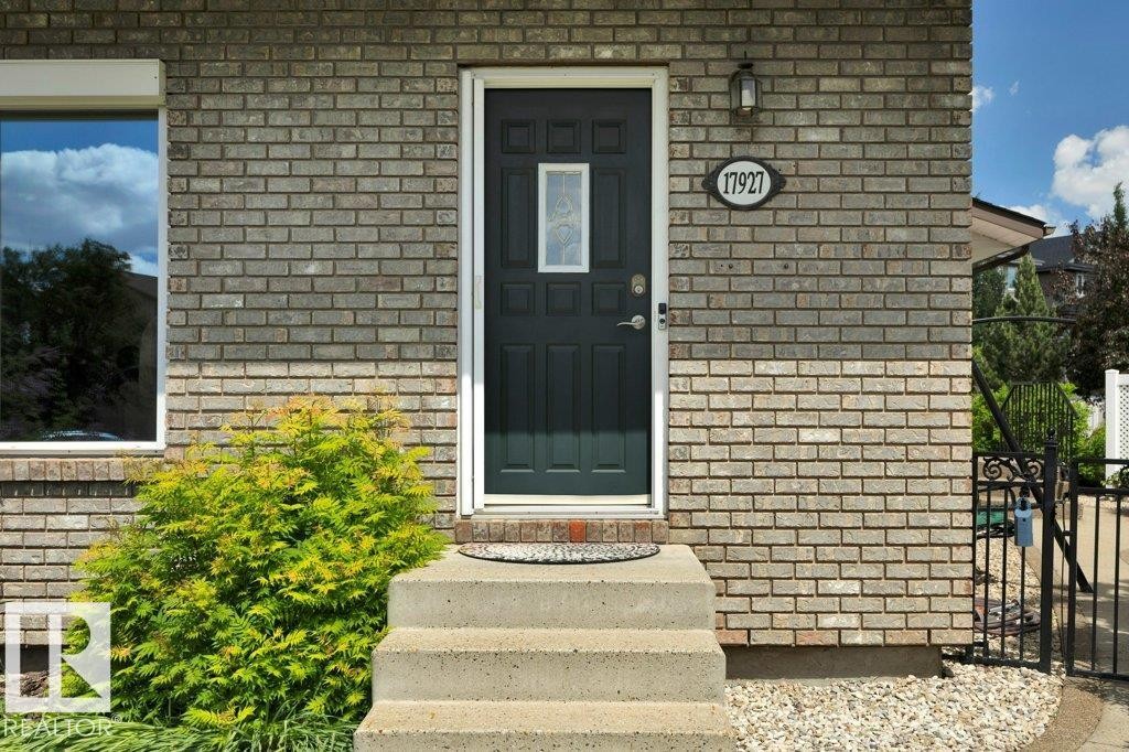 17927 92A Street Nw, Edmonton, AB