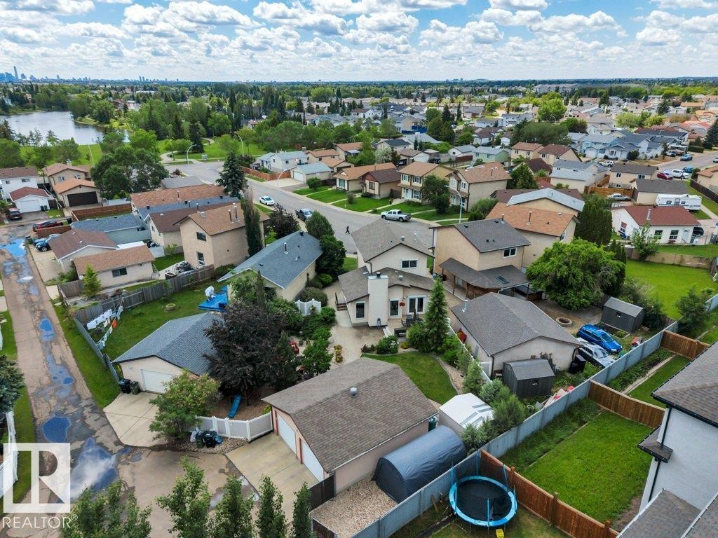 17927 92A Street Nw, Edmonton, AB