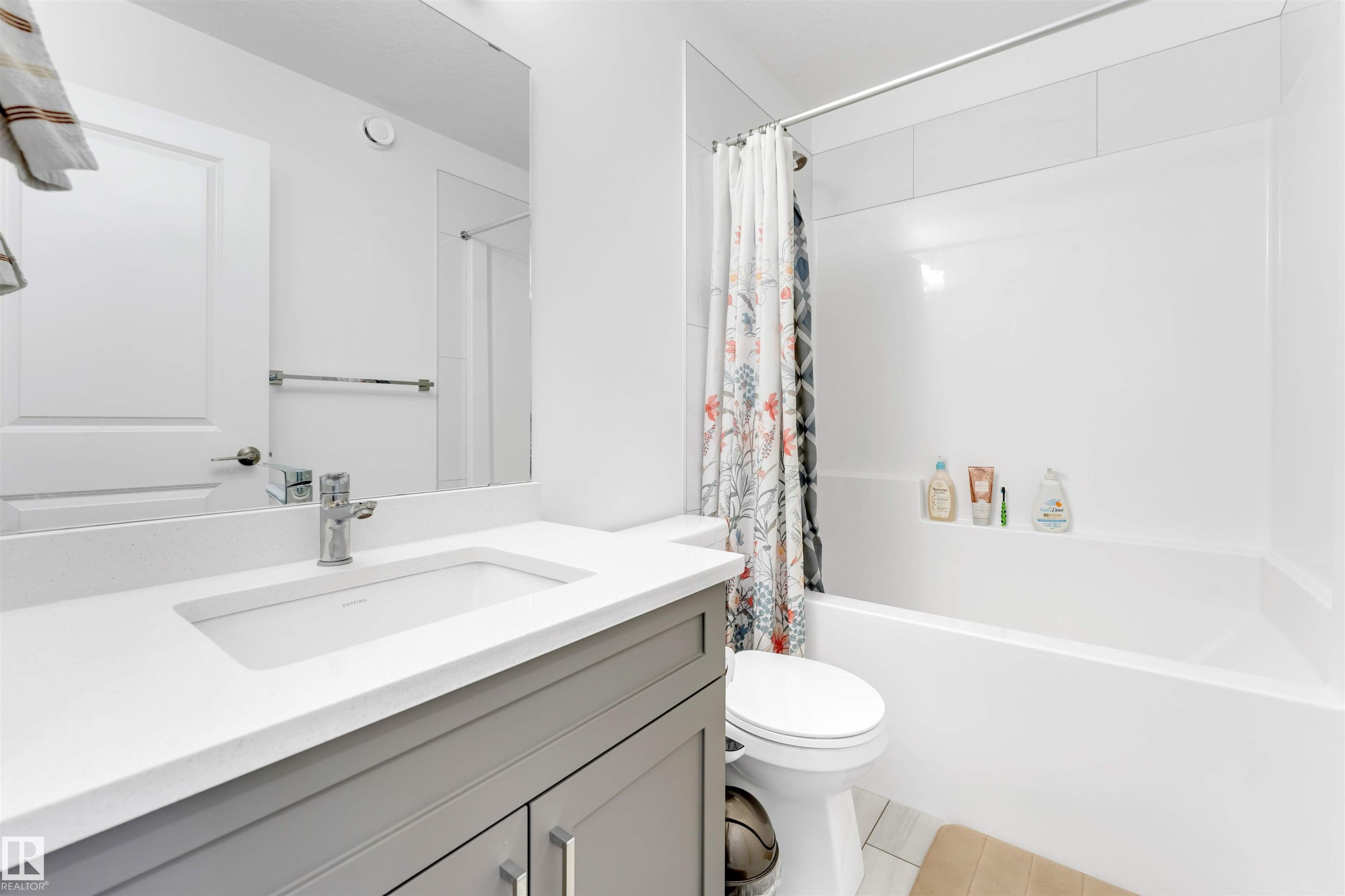 407 Conroy Crescent Sw, Edmonton, AB - Indoor Photo Showing Bathroom