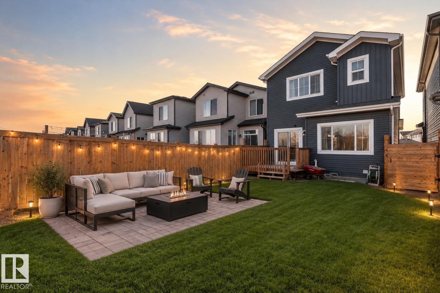 407 Conroy Crescent Sw, Edmonton, AB - Outdoor
