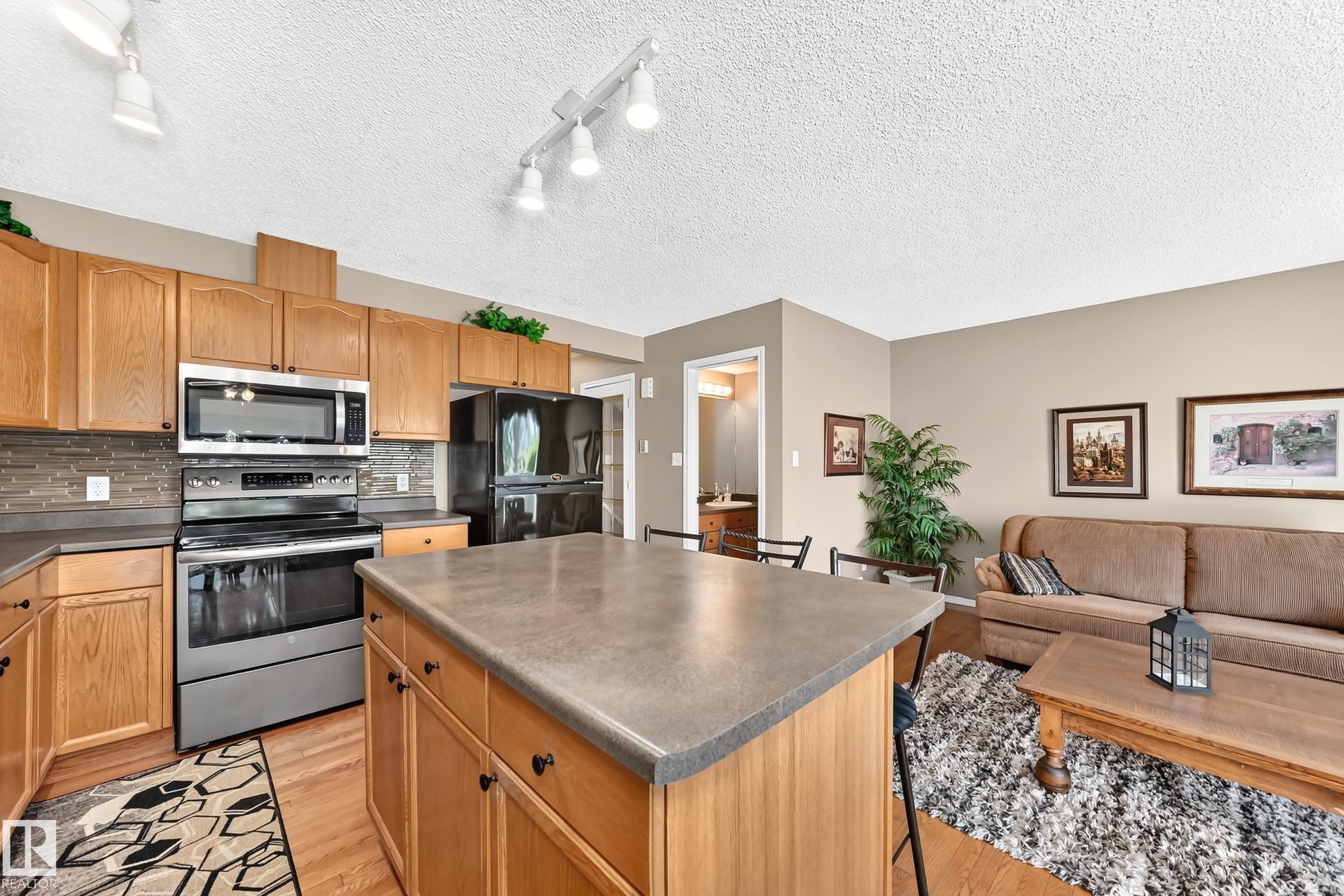 6 14803 Miller Boulevard, Edmonton, AB