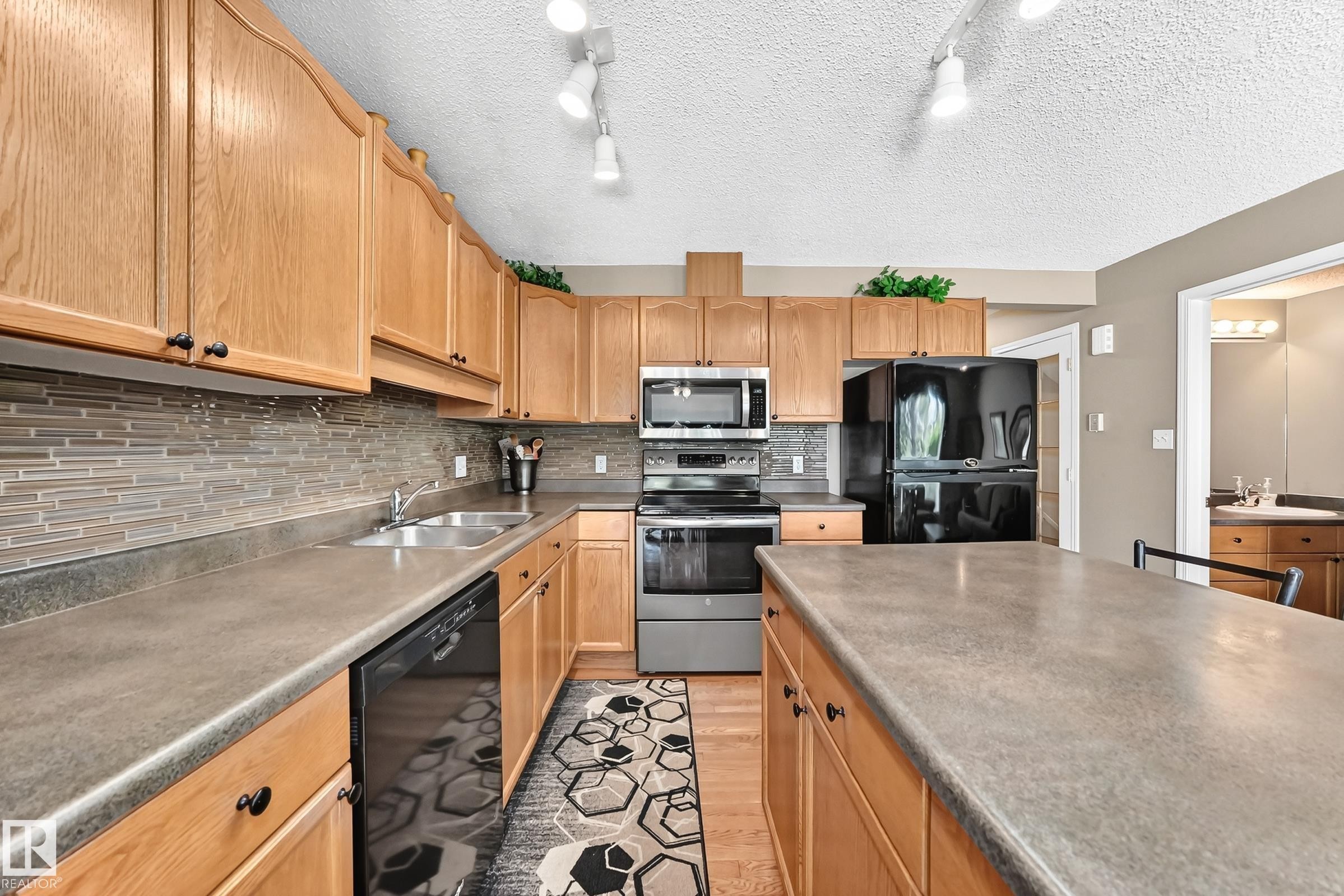 6 14803 Miller Boulevard, Edmonton, AB