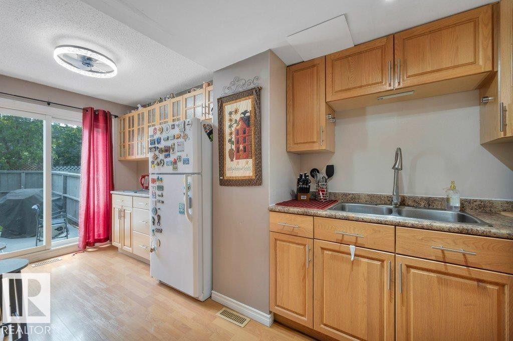 540 Willow Crest, Edmonton, AB