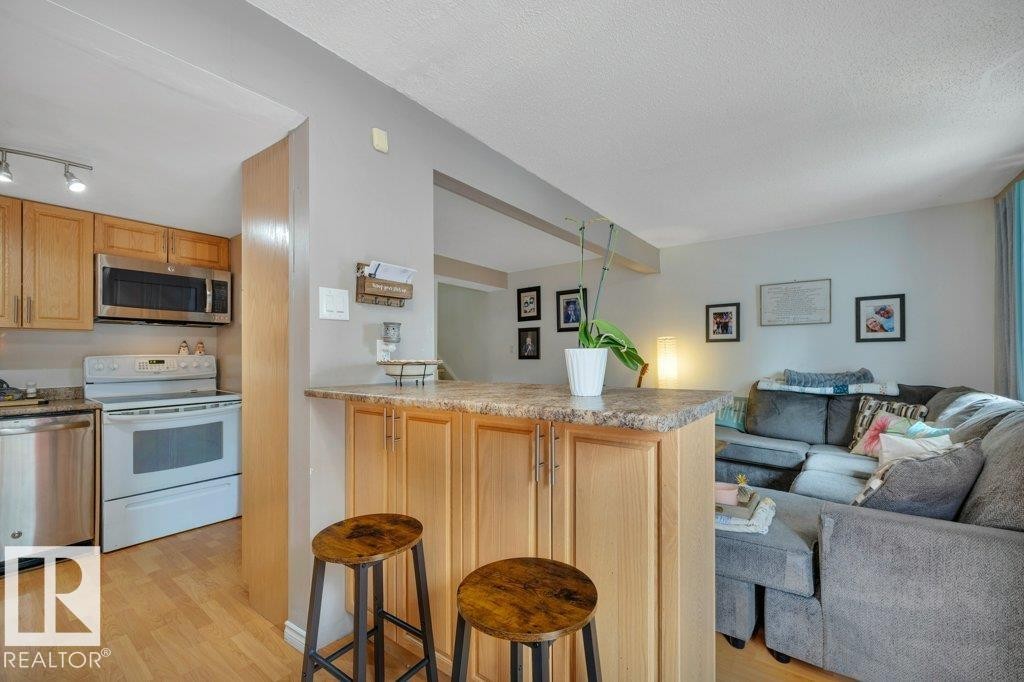 540 Willow Crest, Edmonton, AB