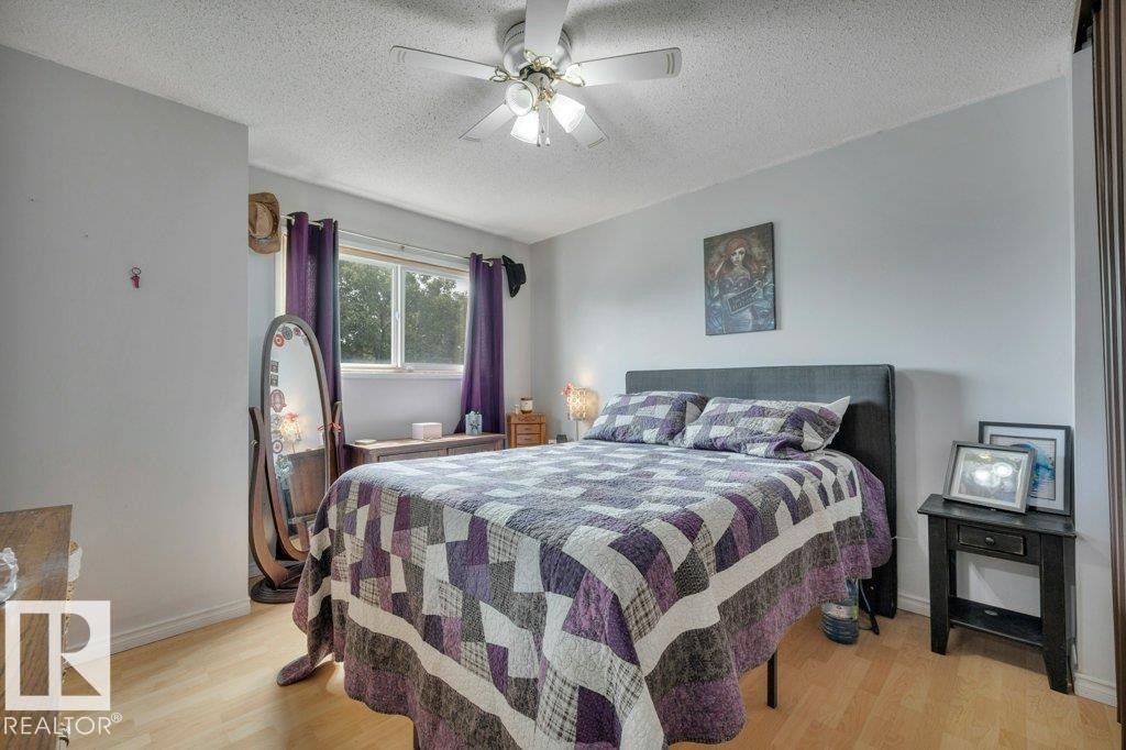 540 Willow Crest, Edmonton, AB