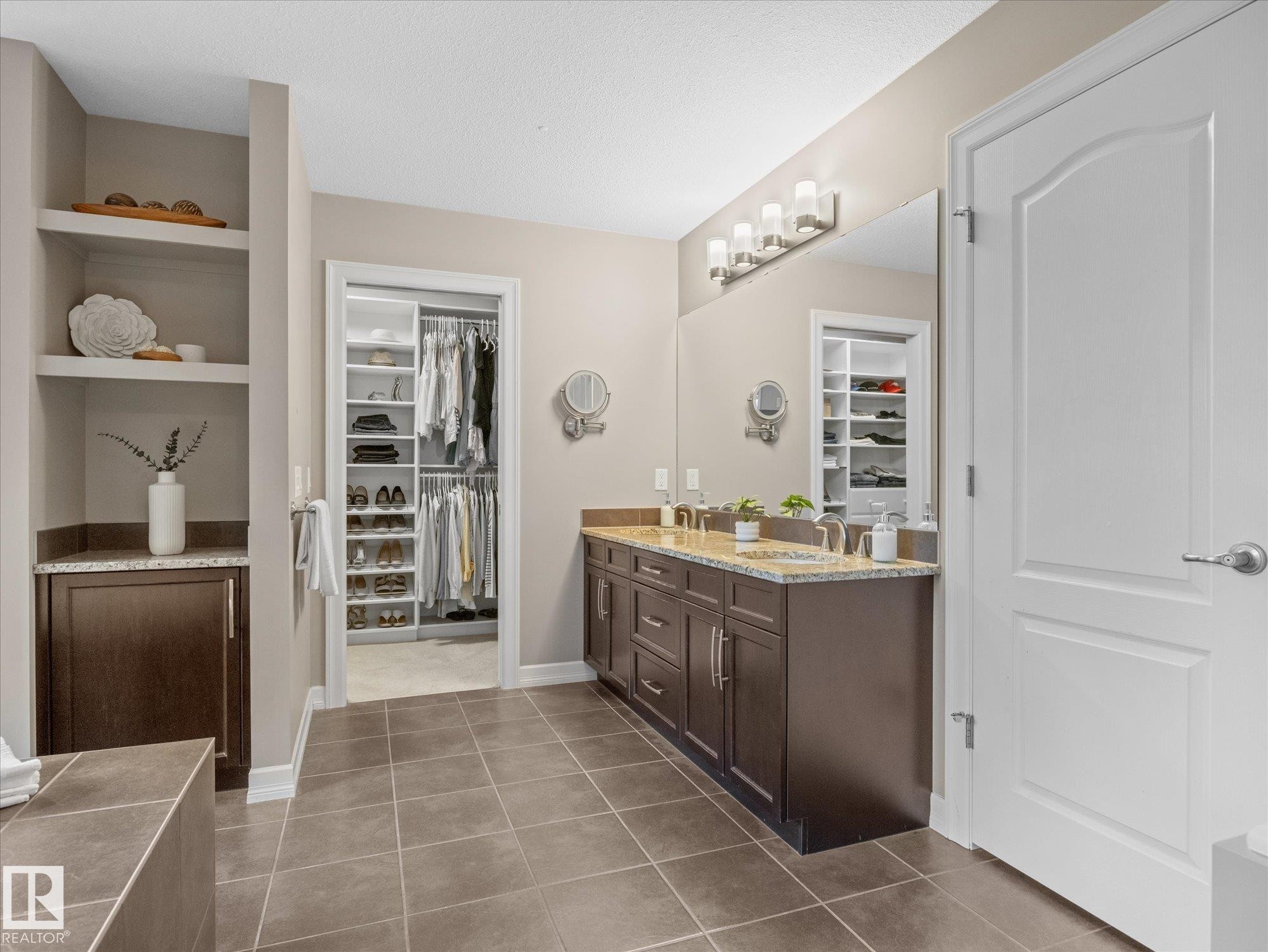 2307 Warry Court, Edmonton, AB