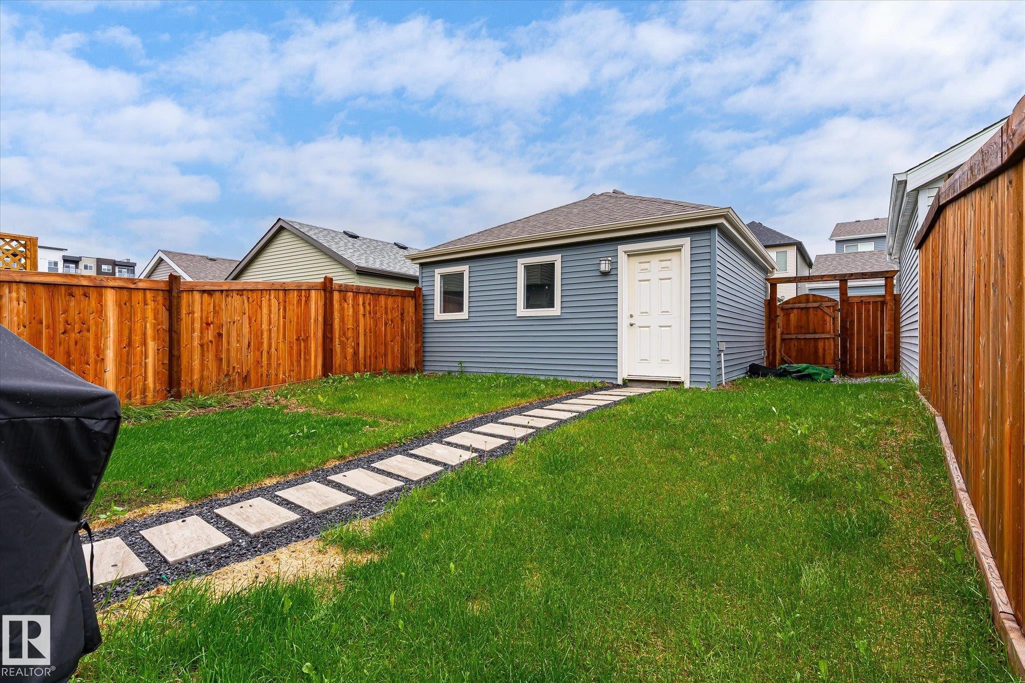 3415 Erlanger Bend, Edmonton, AB