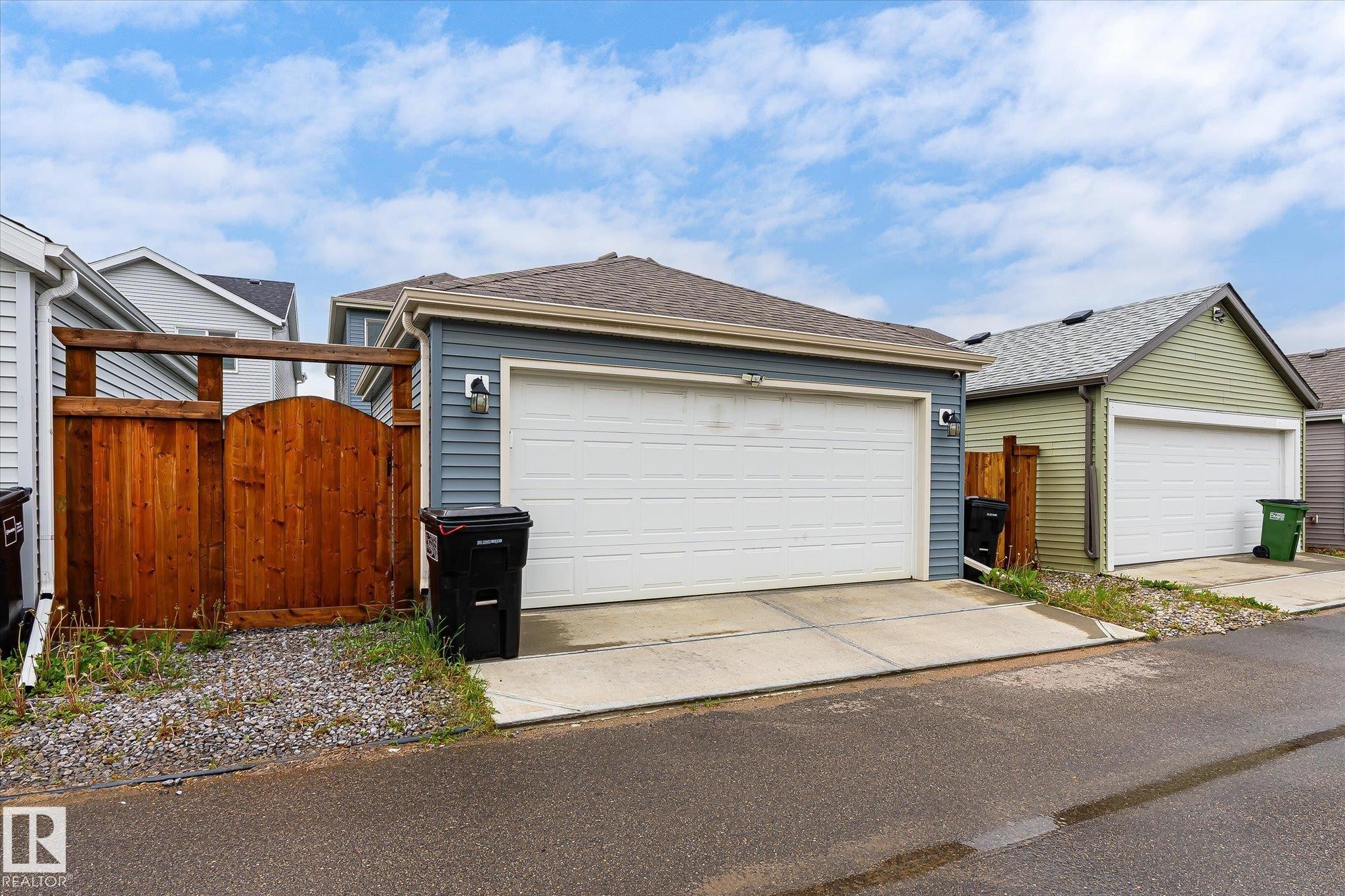3415 Erlanger Bend, Edmonton, AB