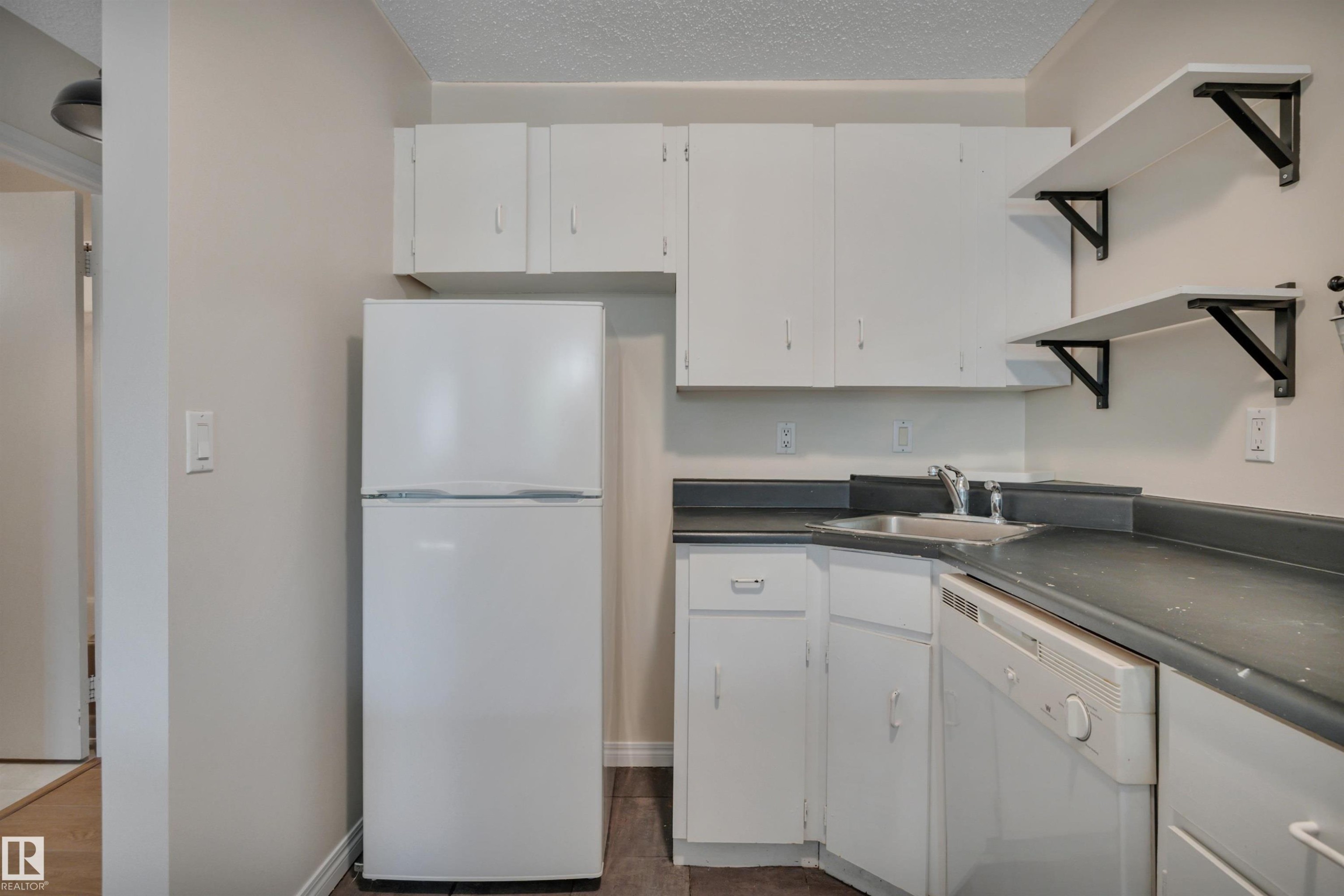 201 7915 112 Avenue, Edmonton, AB