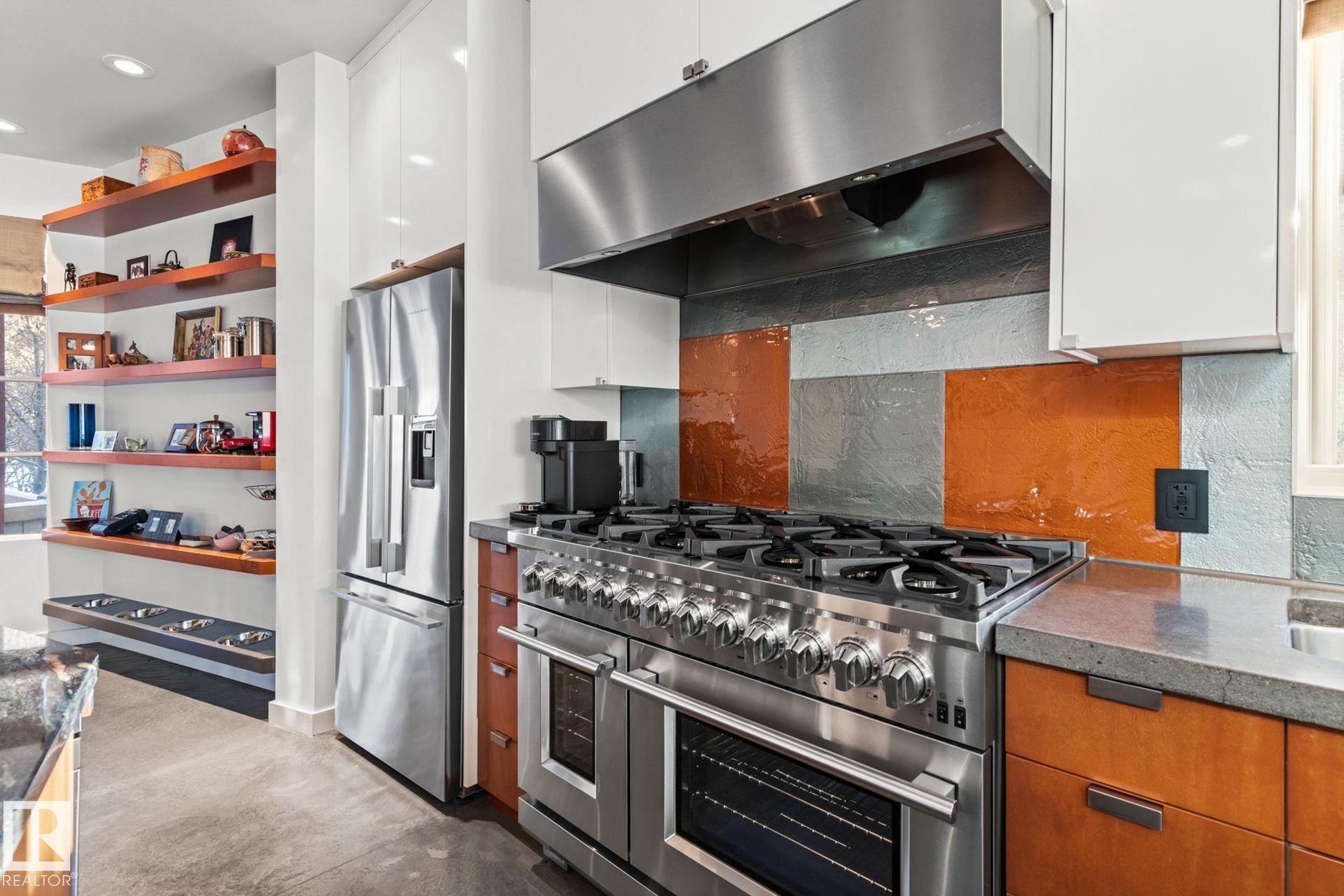 6428 Ada Boulevard Nw, Edmonton, AB - Indoor Photo Showing Kitchen