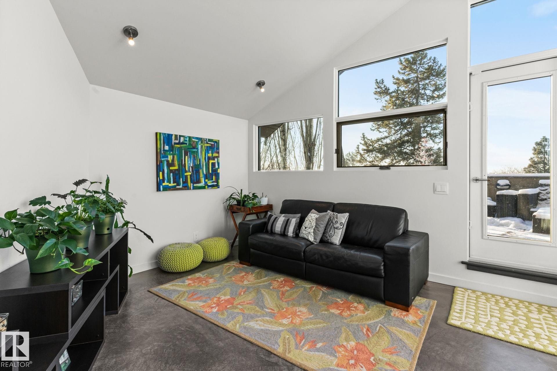 6428 Ada Boulevard Nw, Edmonton, AB - Indoor Photo Showing Other Room