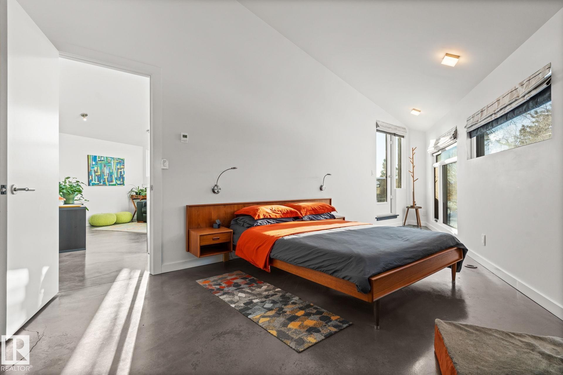 6428 Ada Boulevard Nw, Edmonton, AB - Indoor Photo Showing Bedroom