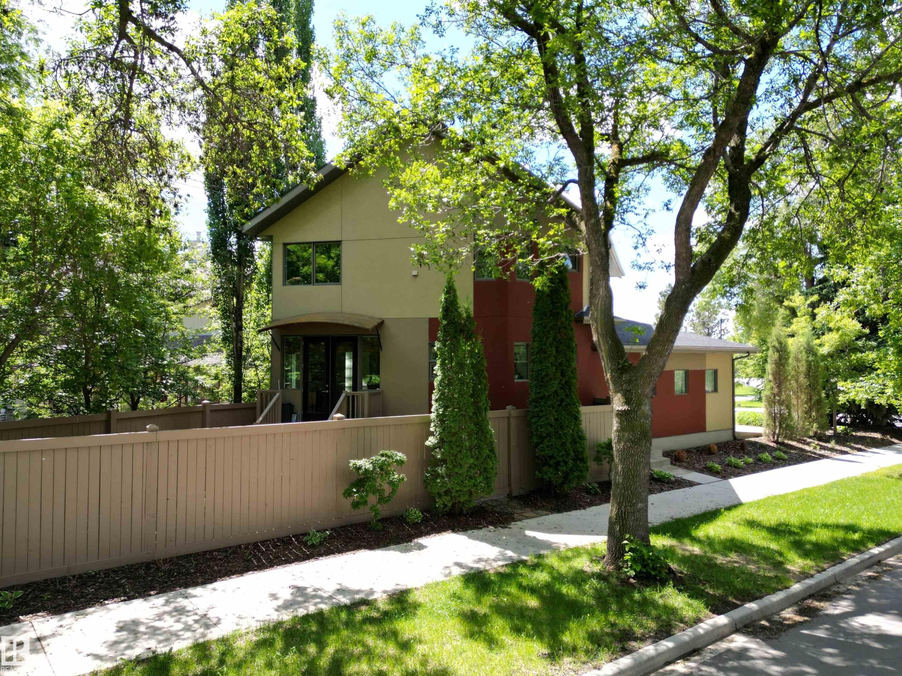 6428 Ada Boulevard Nw, Edmonton, AB - Outdoor