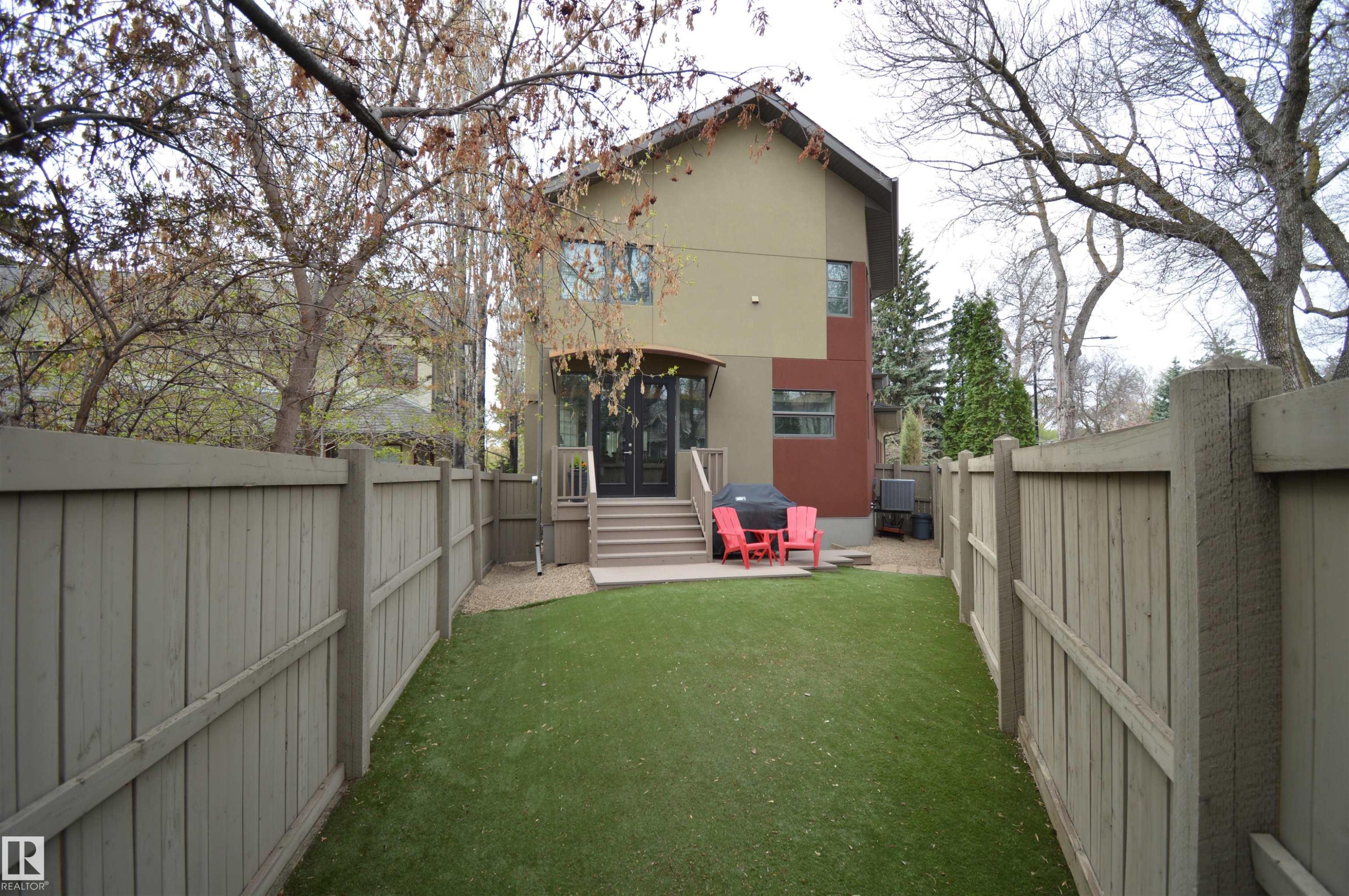 6428 Ada Boulevard Nw, Edmonton, AB - Outdoor