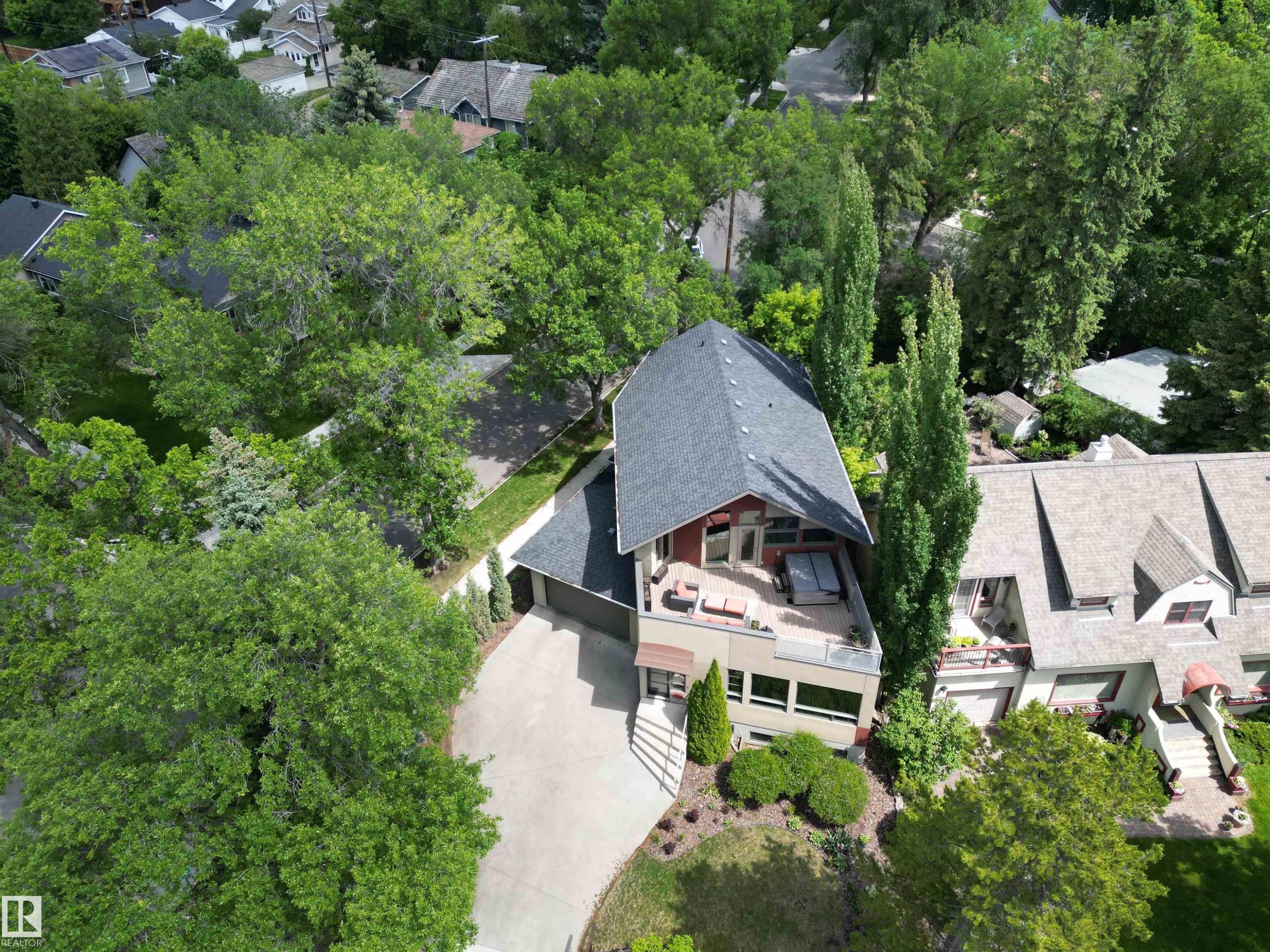 6428 Ada Boulevard Nw, Edmonton, AB - Outdoor