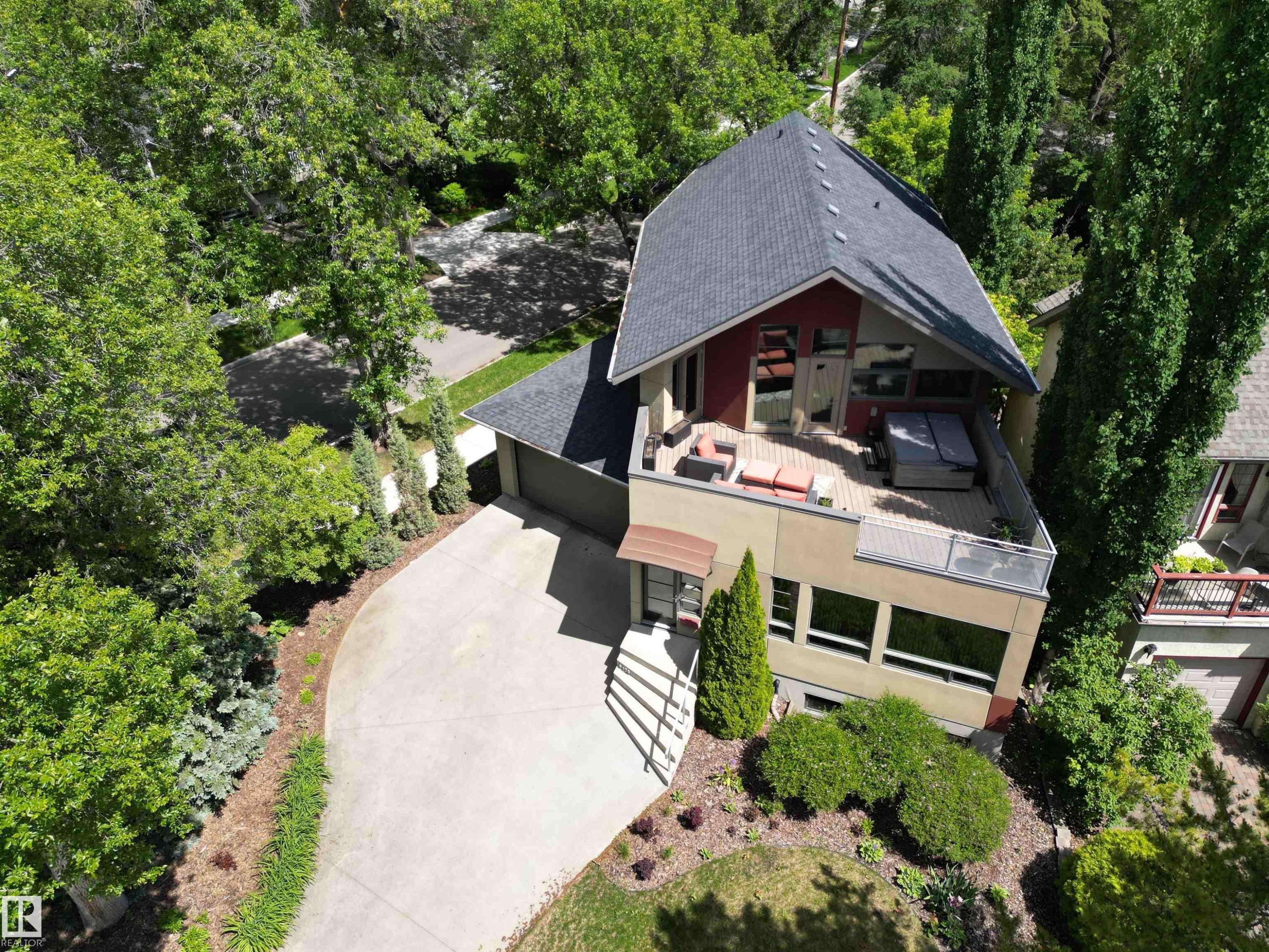 6428 Ada Boulevard Nw, Edmonton, AB - Outdoor