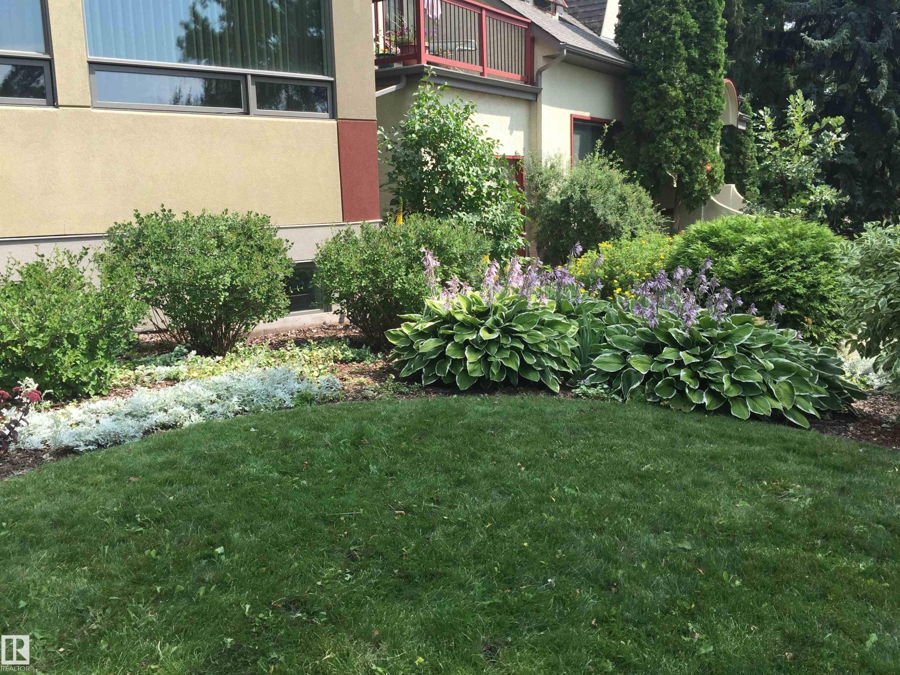 6428 Ada Boulevard Nw, Edmonton, AB - Outdoor