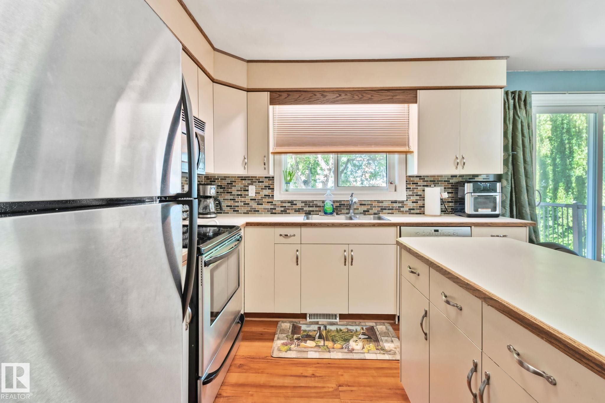 14820 75A Street, Edmonton, AB