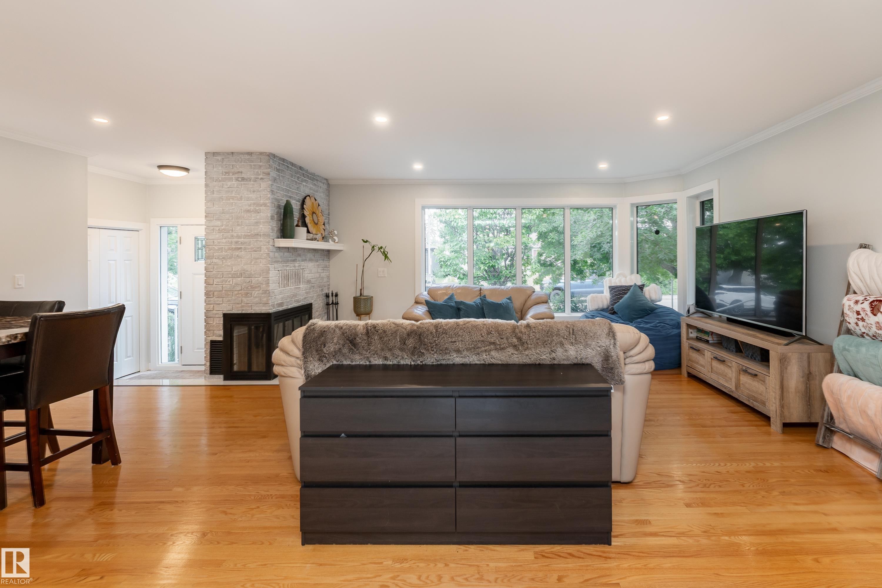 10512 45 Street, Edmonton, AB
