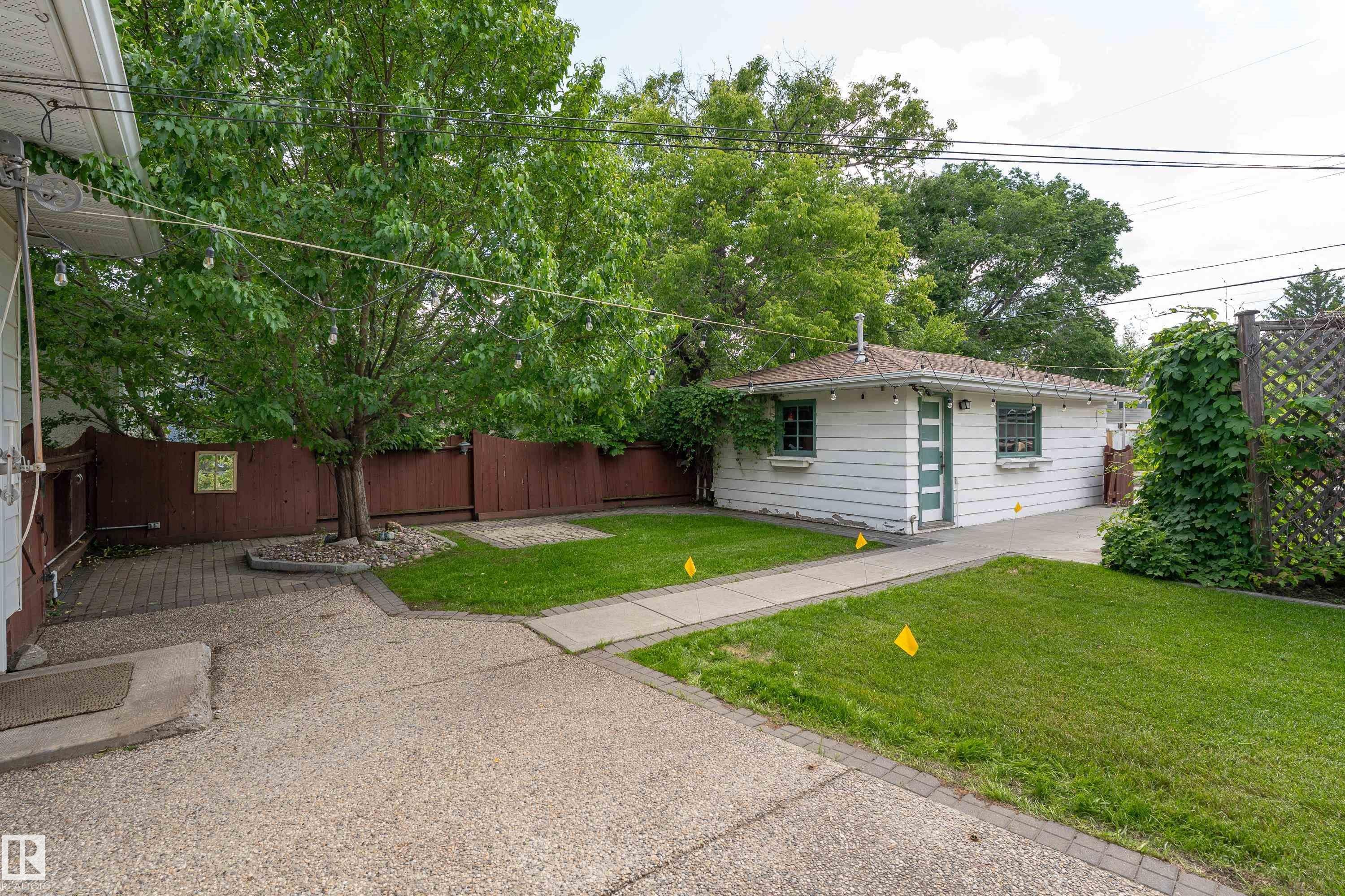 10512 45 Street, Edmonton, AB
