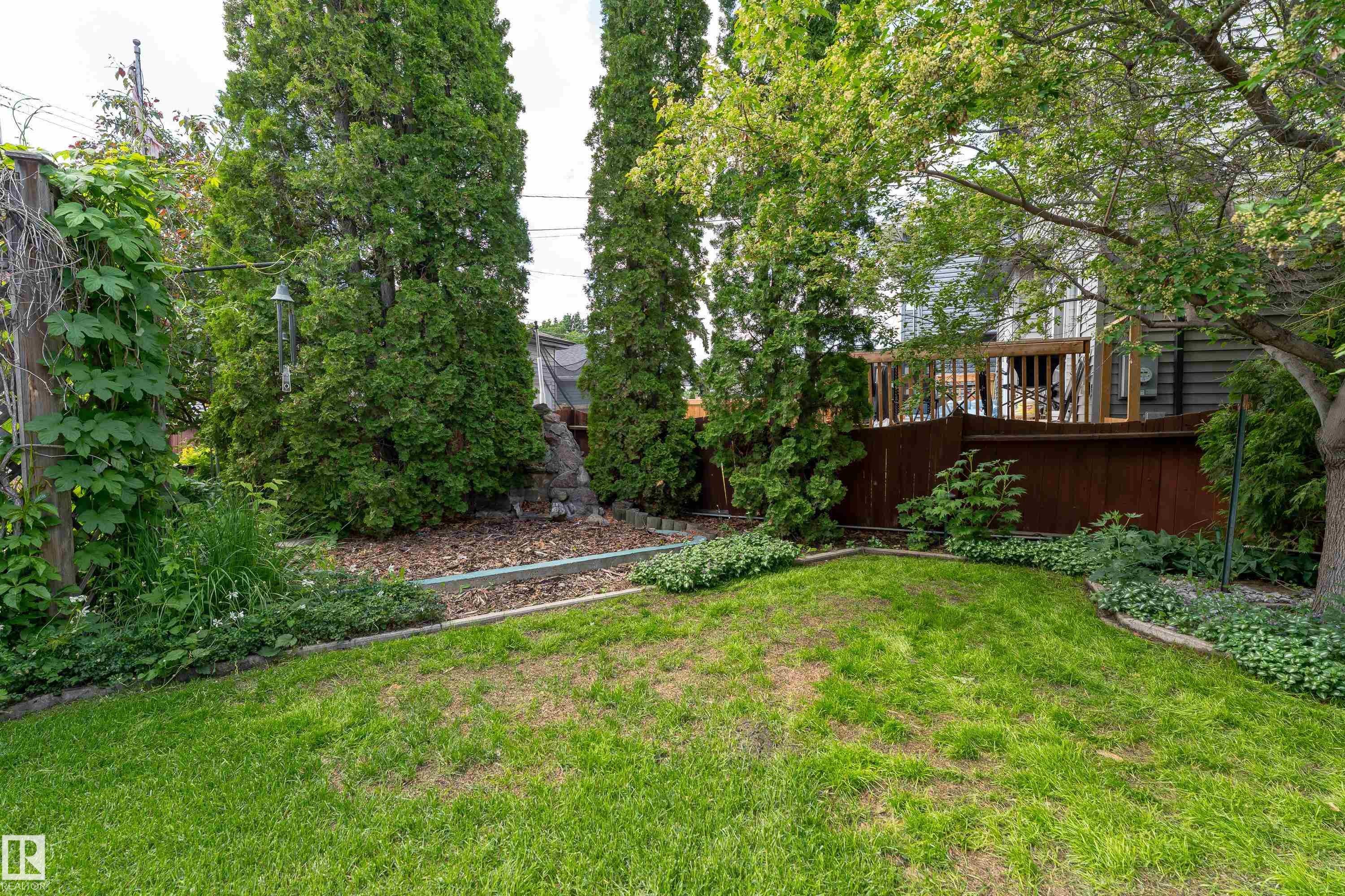 10512 45 Street, Edmonton, AB