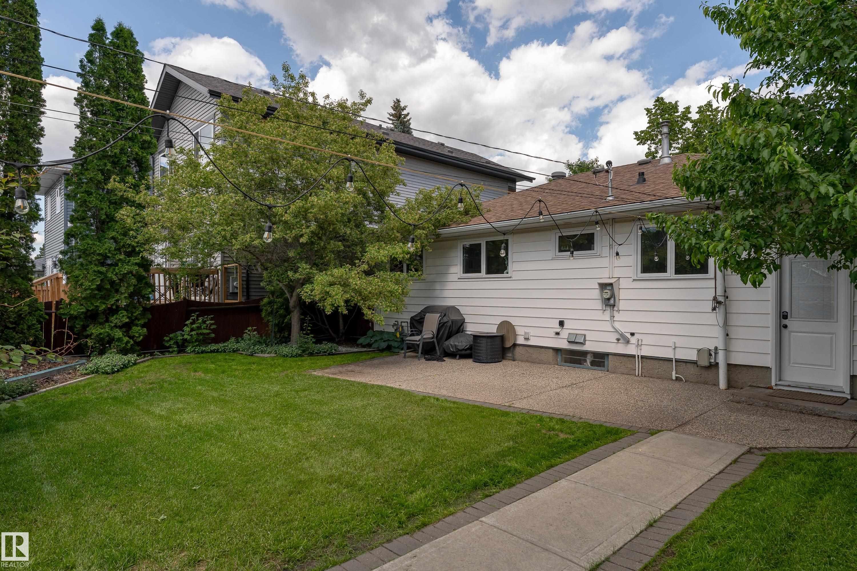 10512 45 Street, Edmonton, AB
