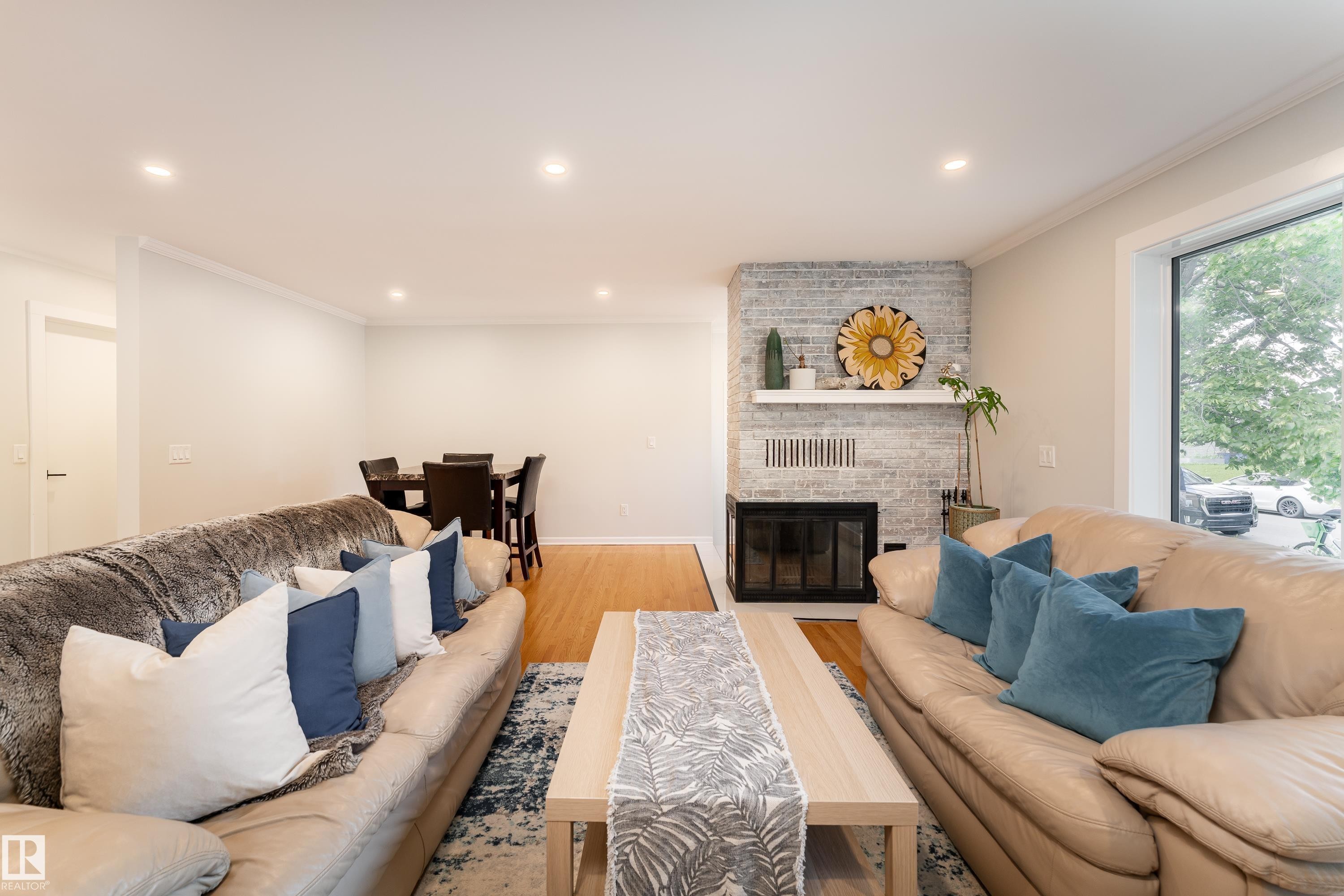 10512 45 Street, Edmonton, AB